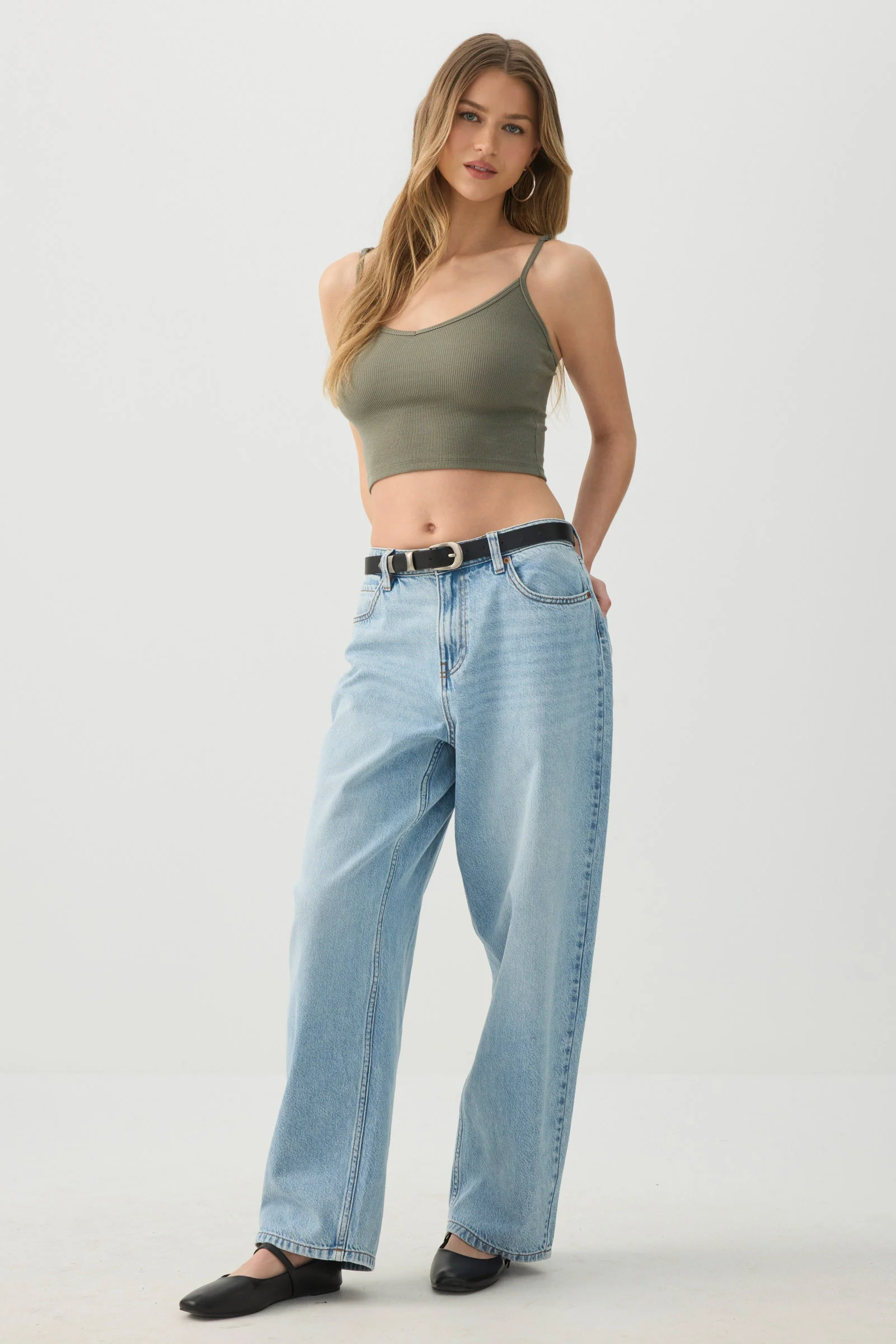 Basic Crop Tank Top with Adjustable Straps - Image 3