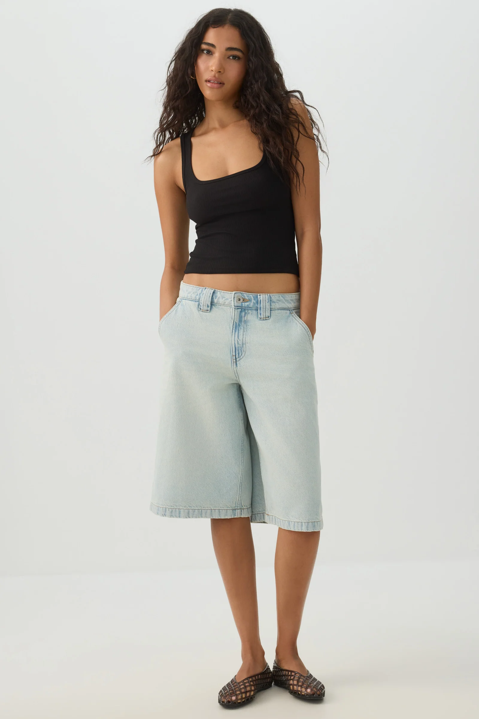 Basic Cropped Ribbed Tank Top - Image 2