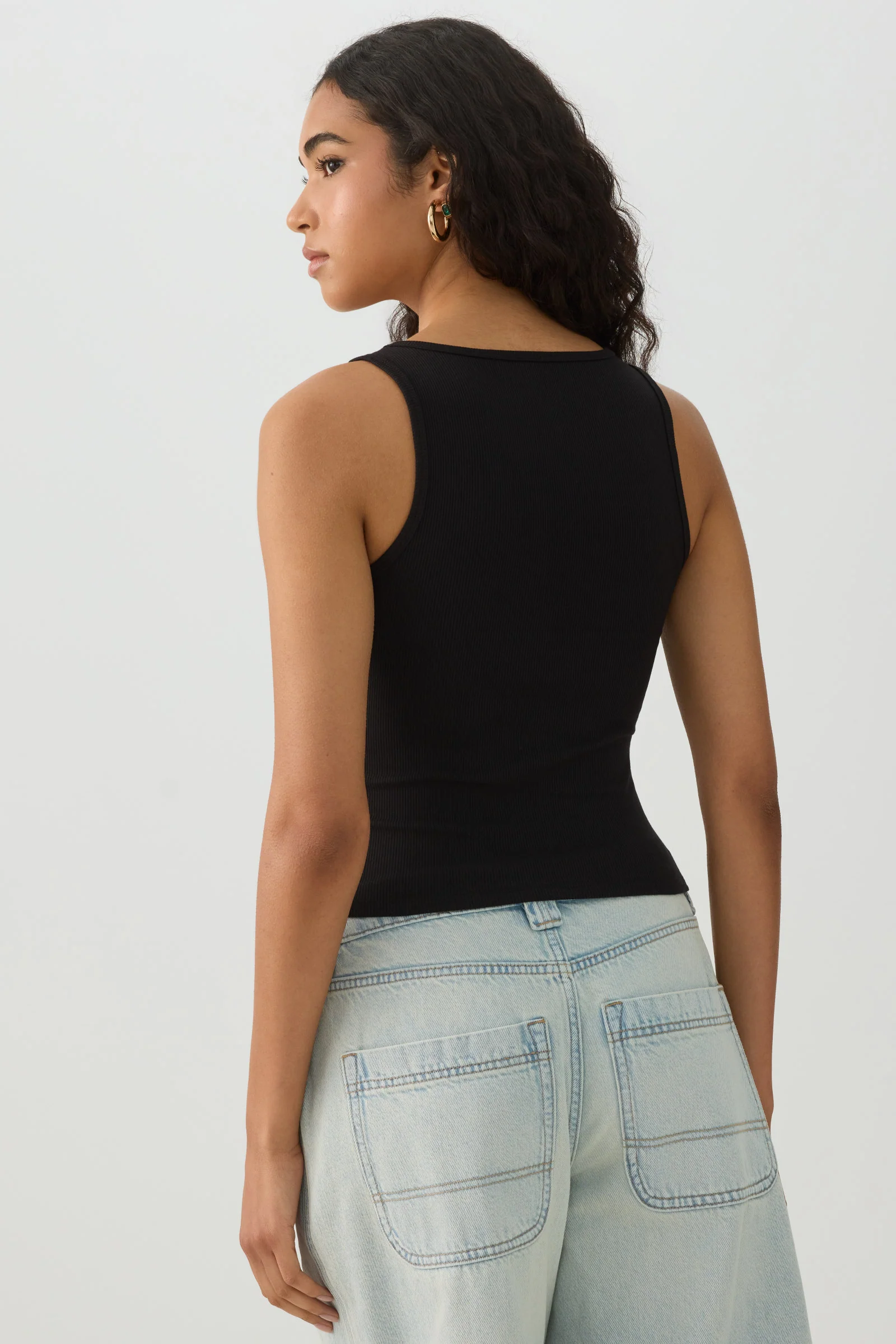 Basic Cropped Ribbed Tank Top - Image 4