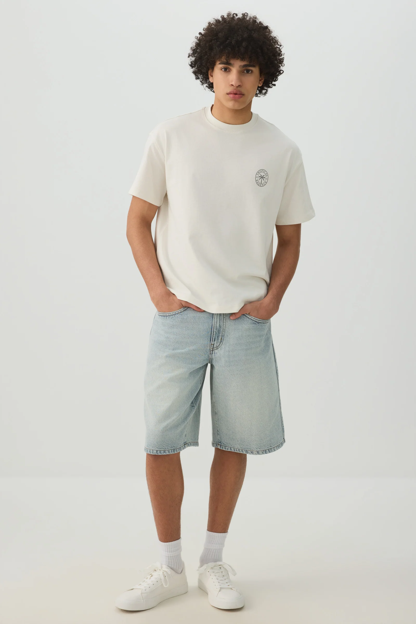 Boxy Graphic Crew Neck T-Shirt - Image 3