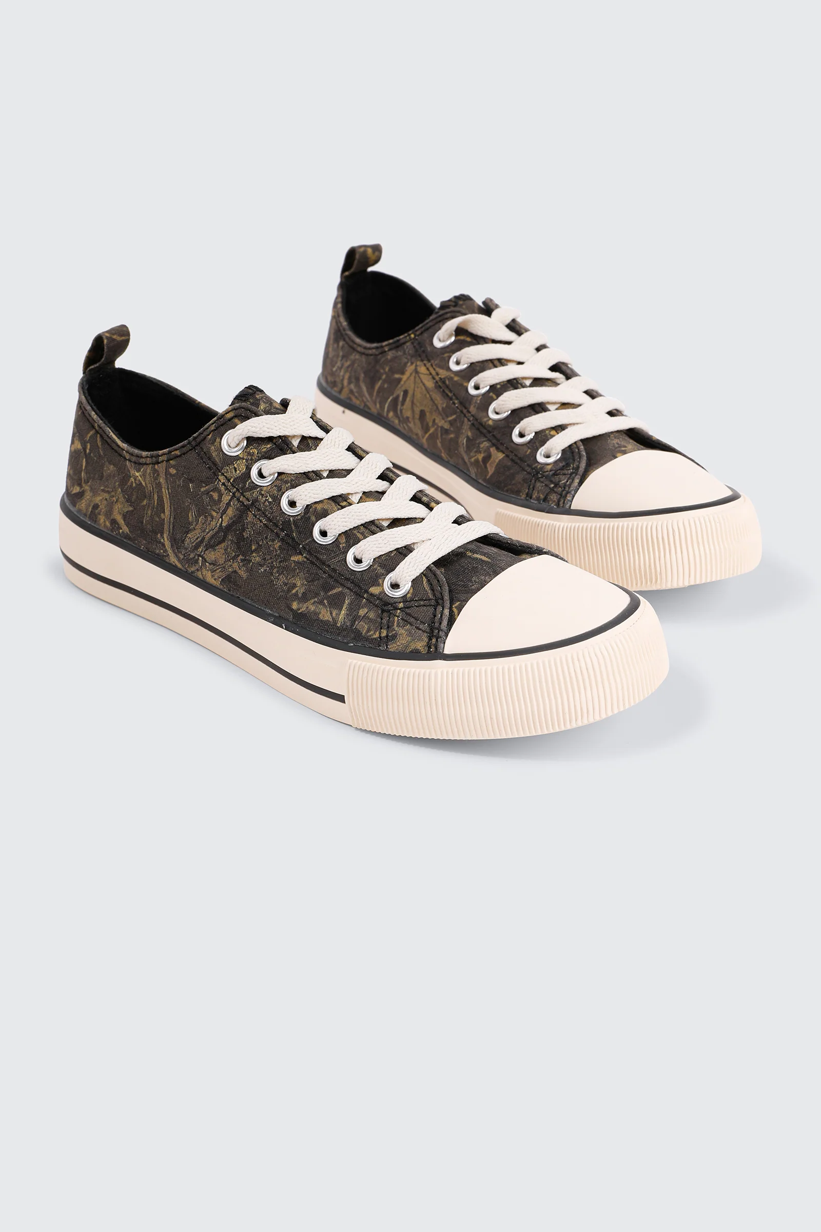 Camouflage Low Top Canvas Sneakers - Image 2