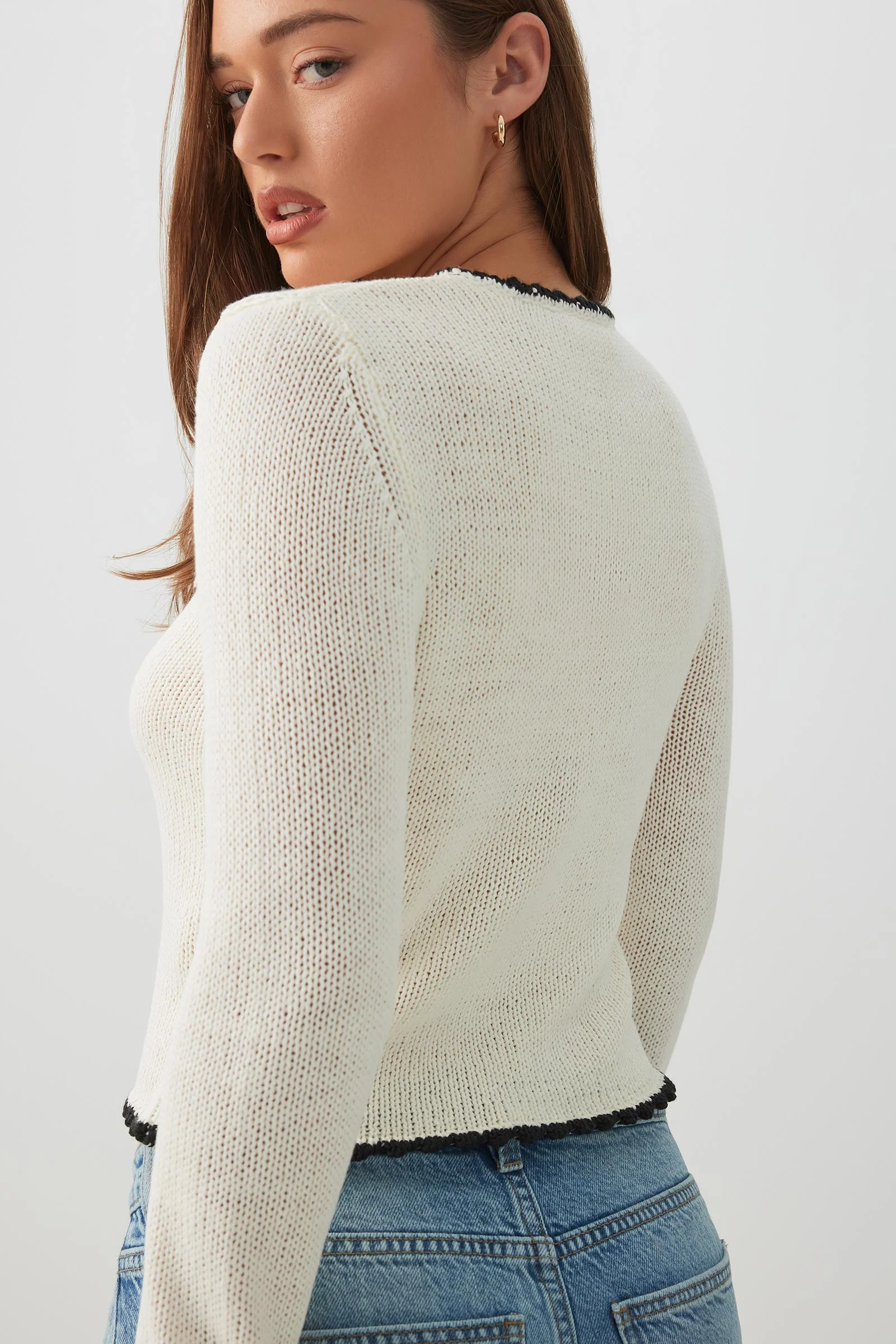 Contrast Trim Button Front Crop Cardigan - Image 4