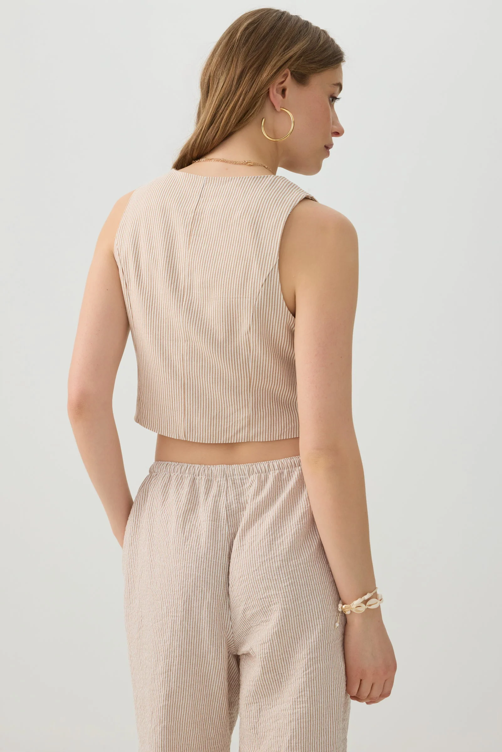 Crop Sleeveless Vest - Image 4
