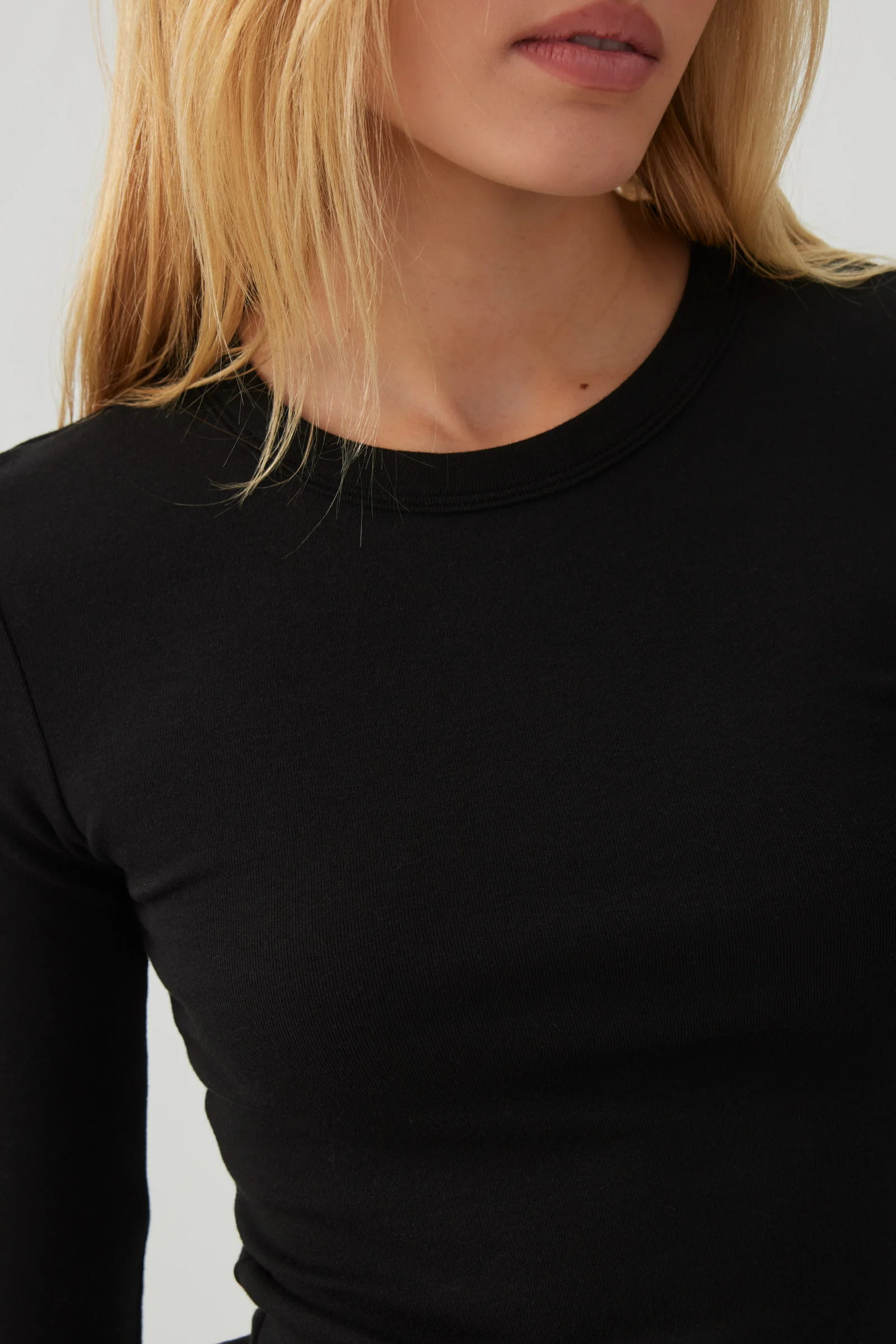 Cropped Rib Crew Top - Image 3