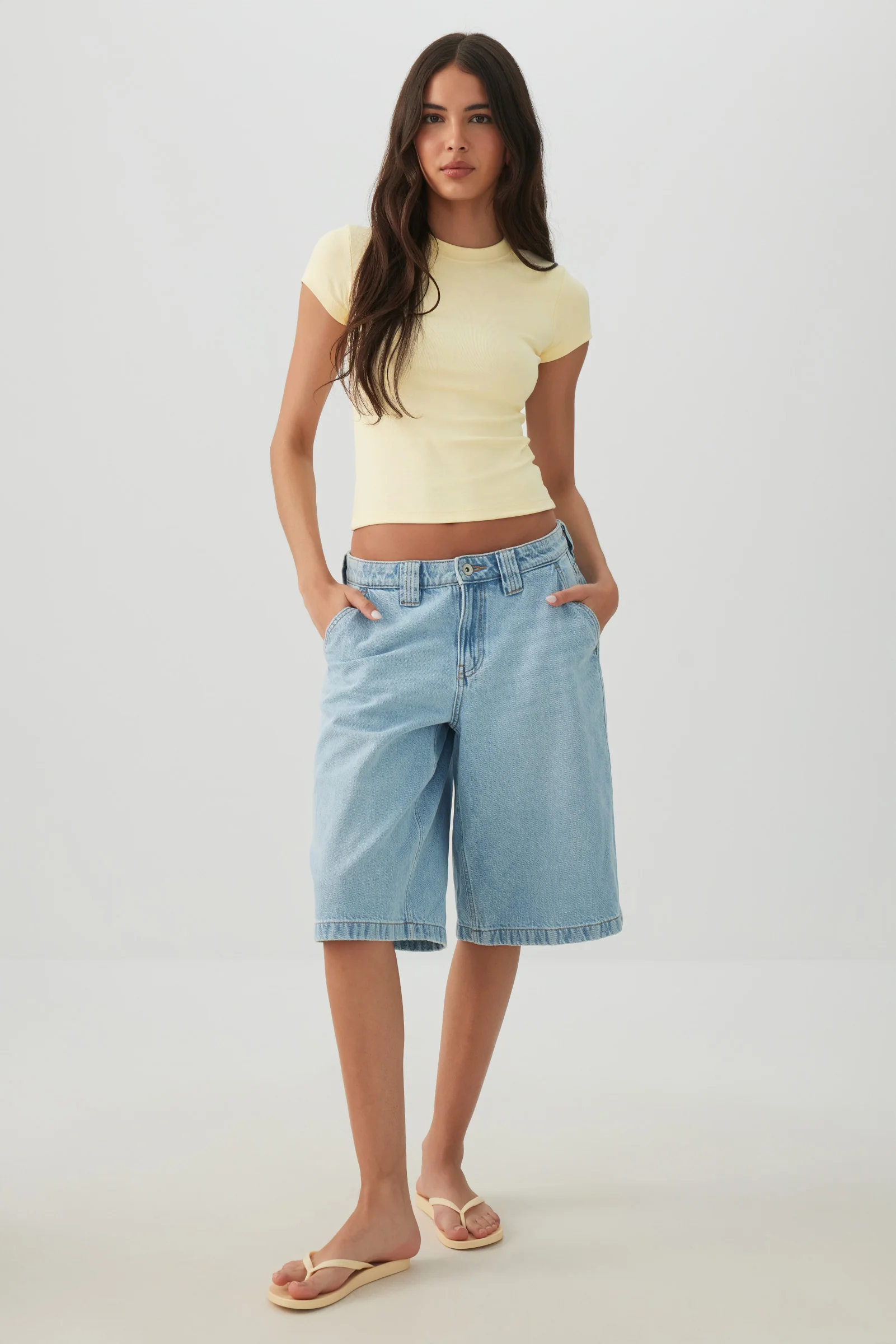 Cropped Ribbed Crew Neck T-Shirt - Image 2