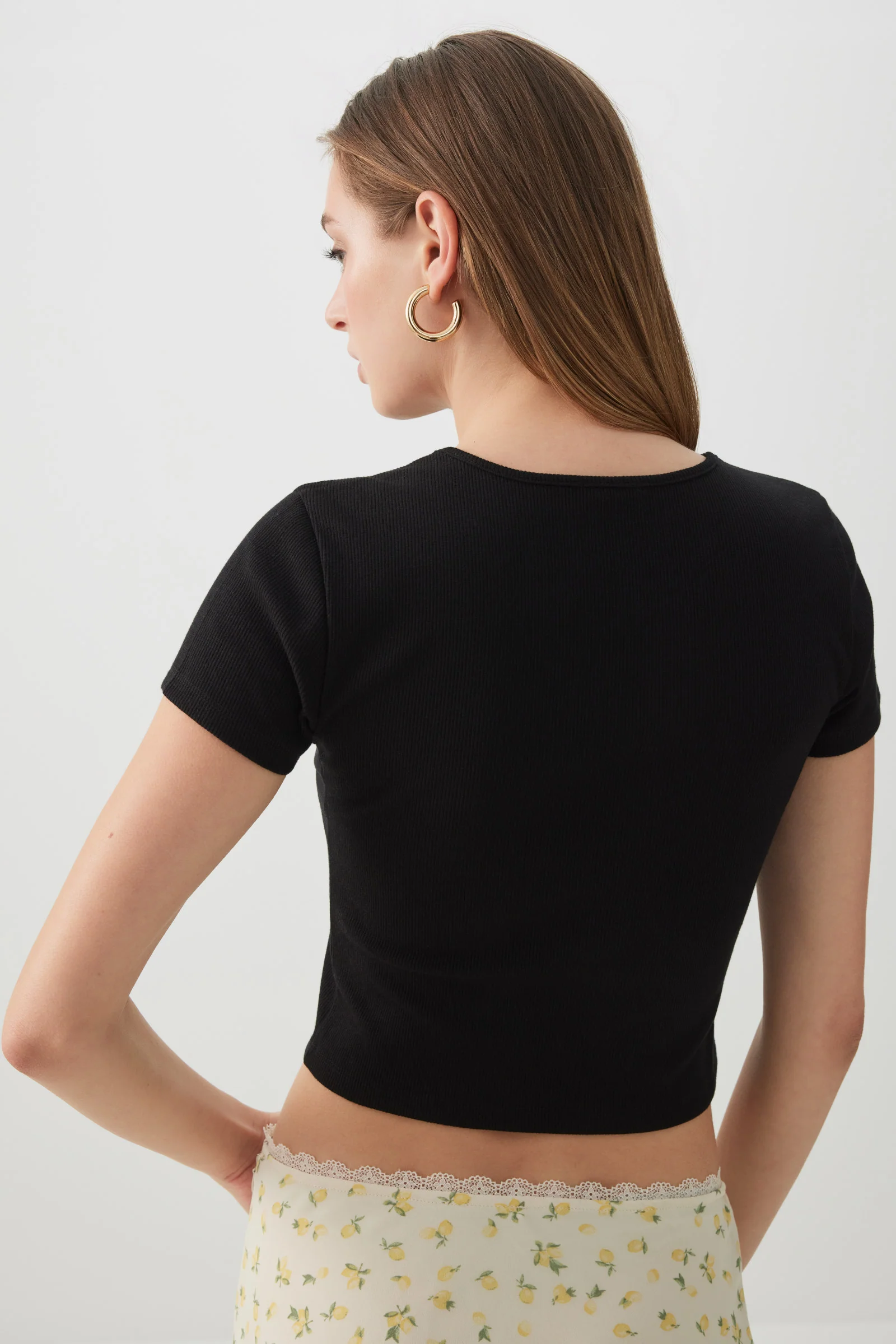 Cropped Ribbed Tee with Bows - Image 4