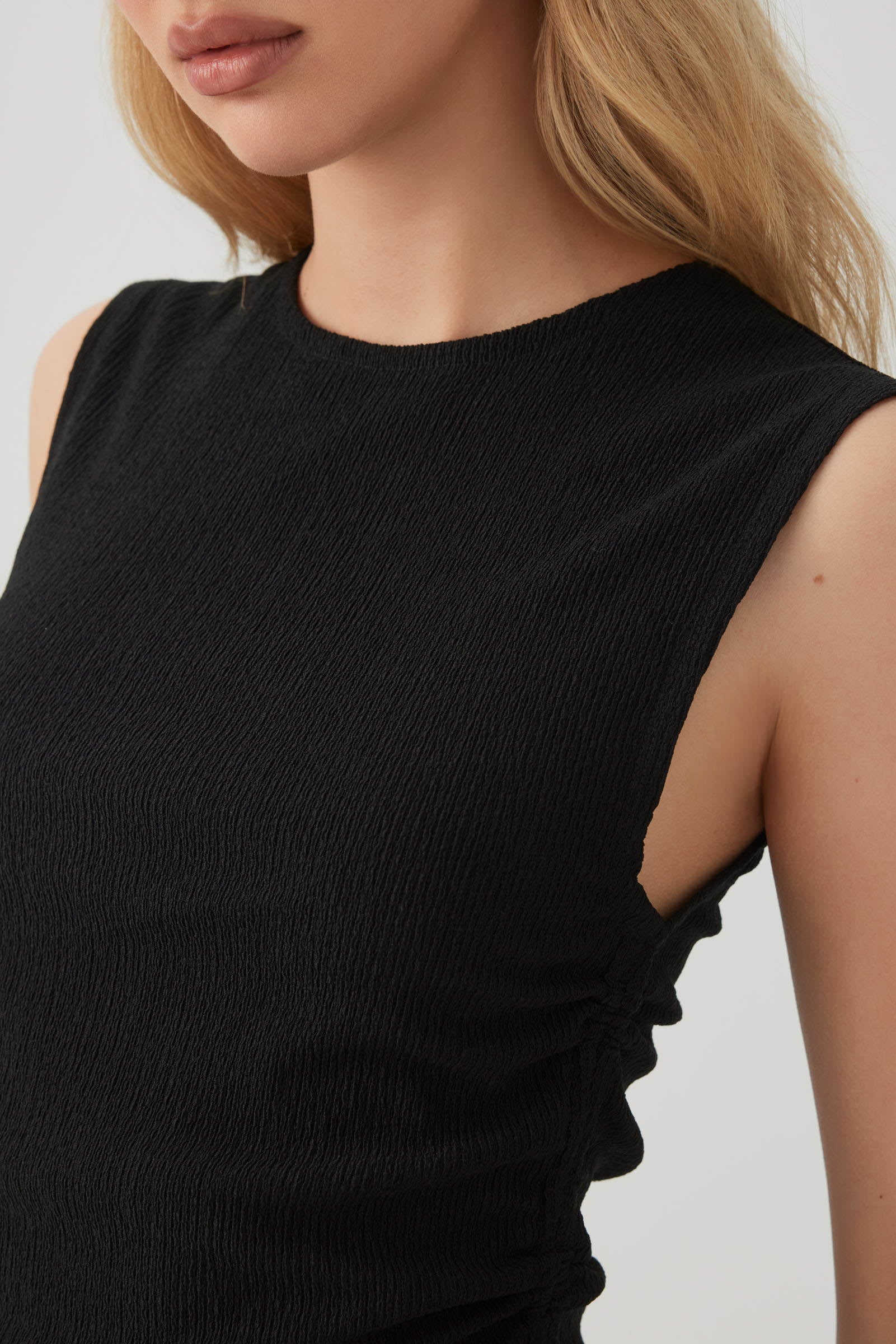 Cropped Tank Top with Side Shirring - Image 3