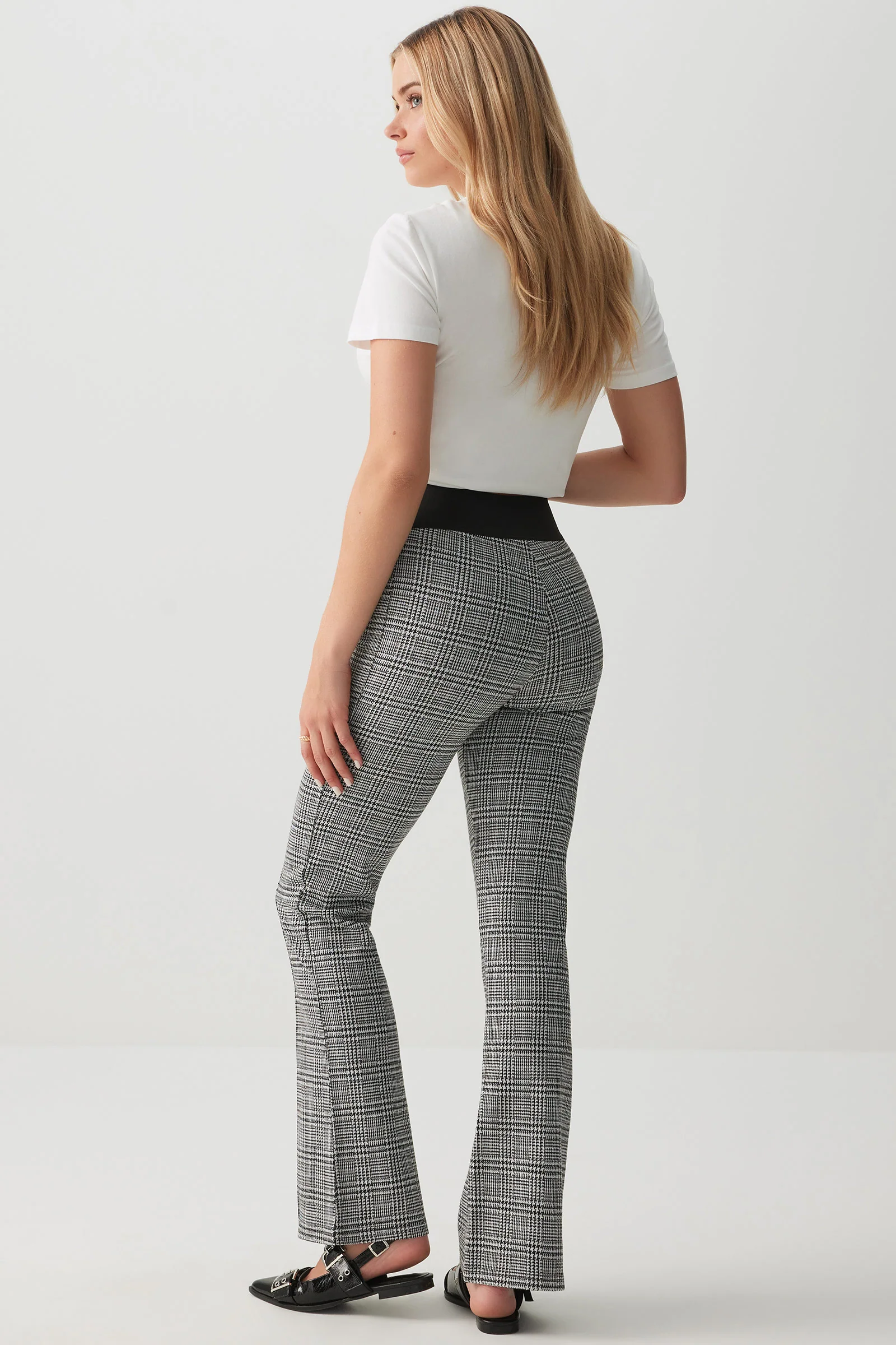 Flare Pintuck Leggings - Image 4