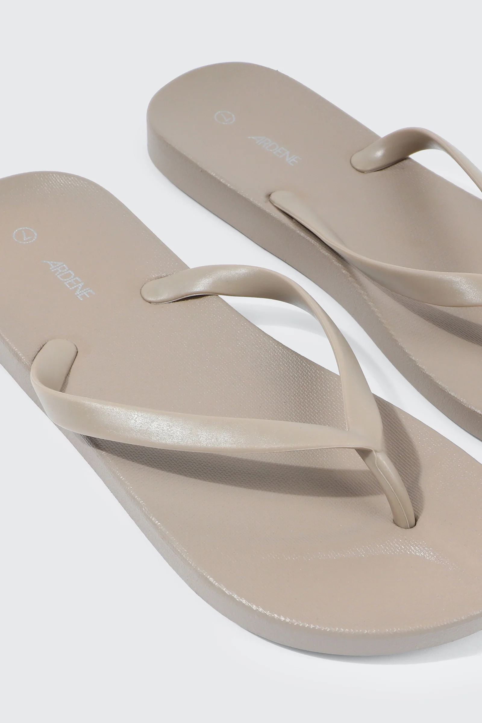 Flip-Flops with Thin Straps - Image 3