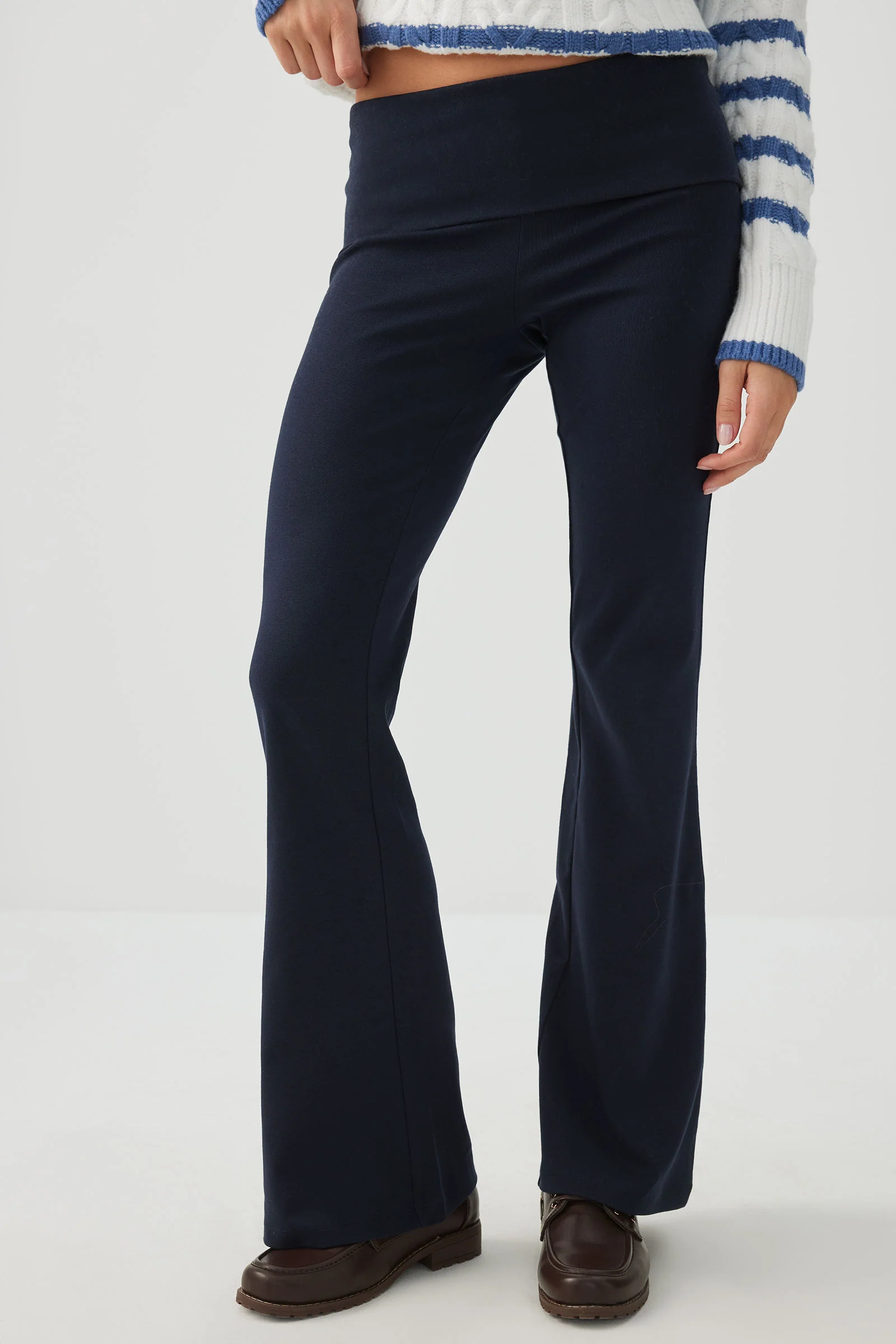 Foldover Flare Leg Leggings - Image 2