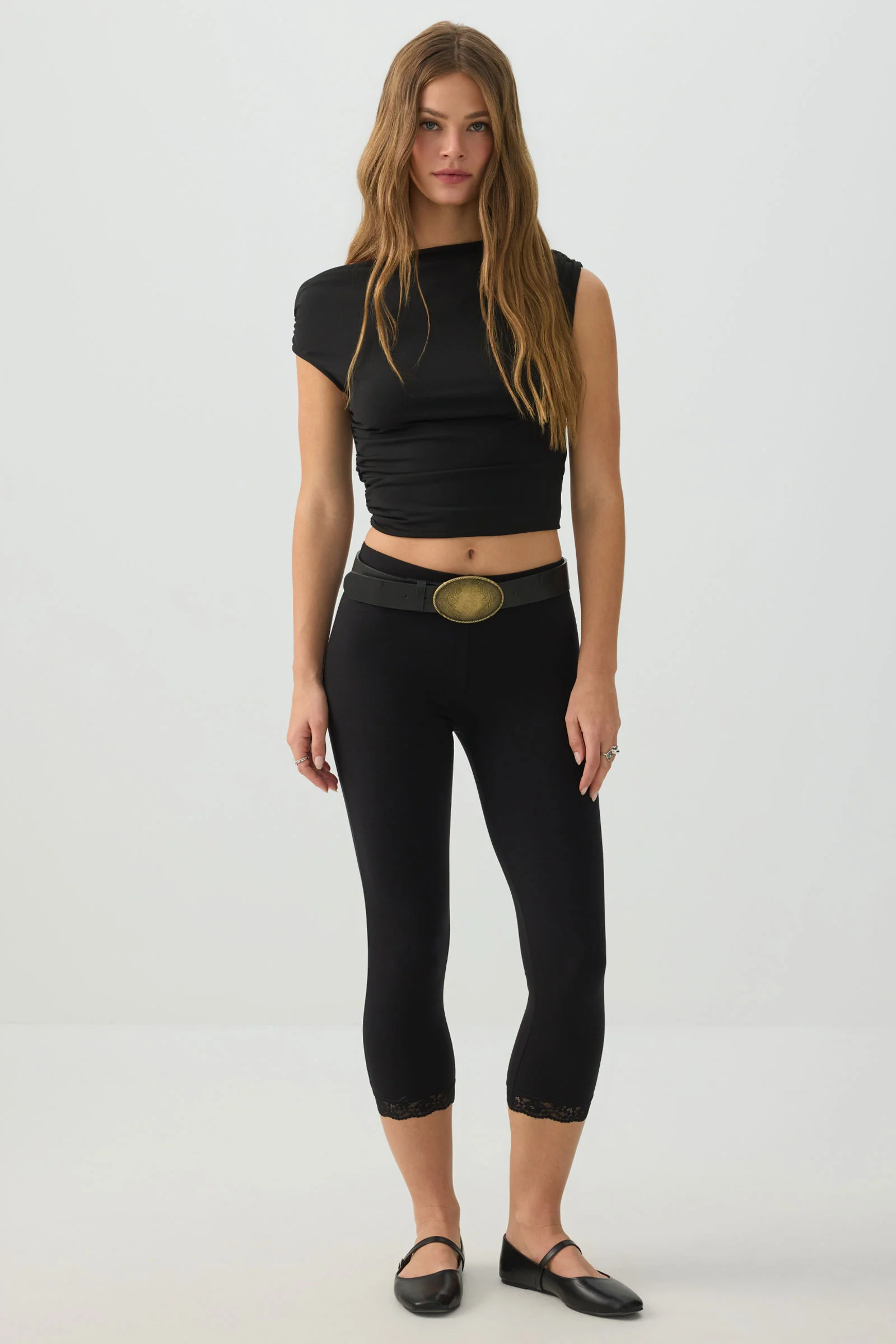 Lace Trim 3/4 Leggings