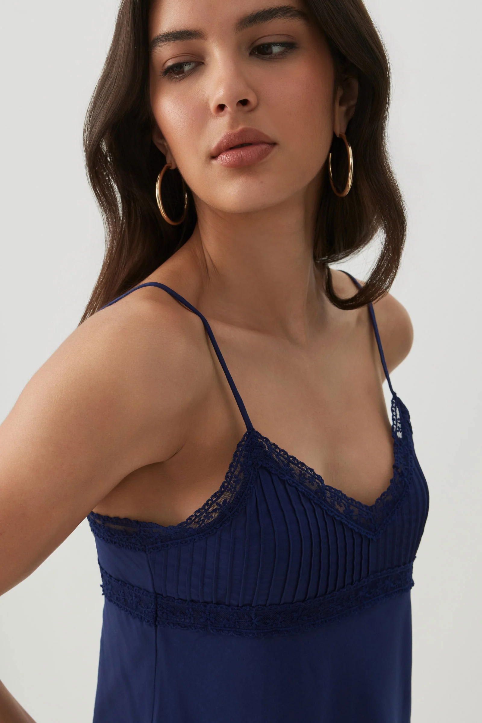 Lace Trim Cropped Tank Top - Image 3