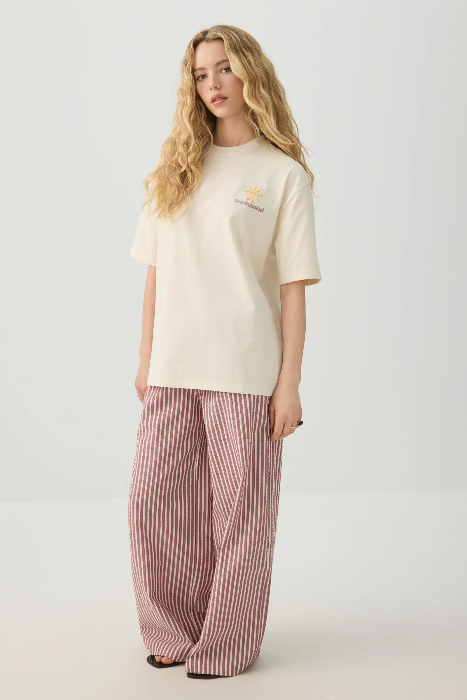 Longline Oversized Graphic T-Shirt - Image 4