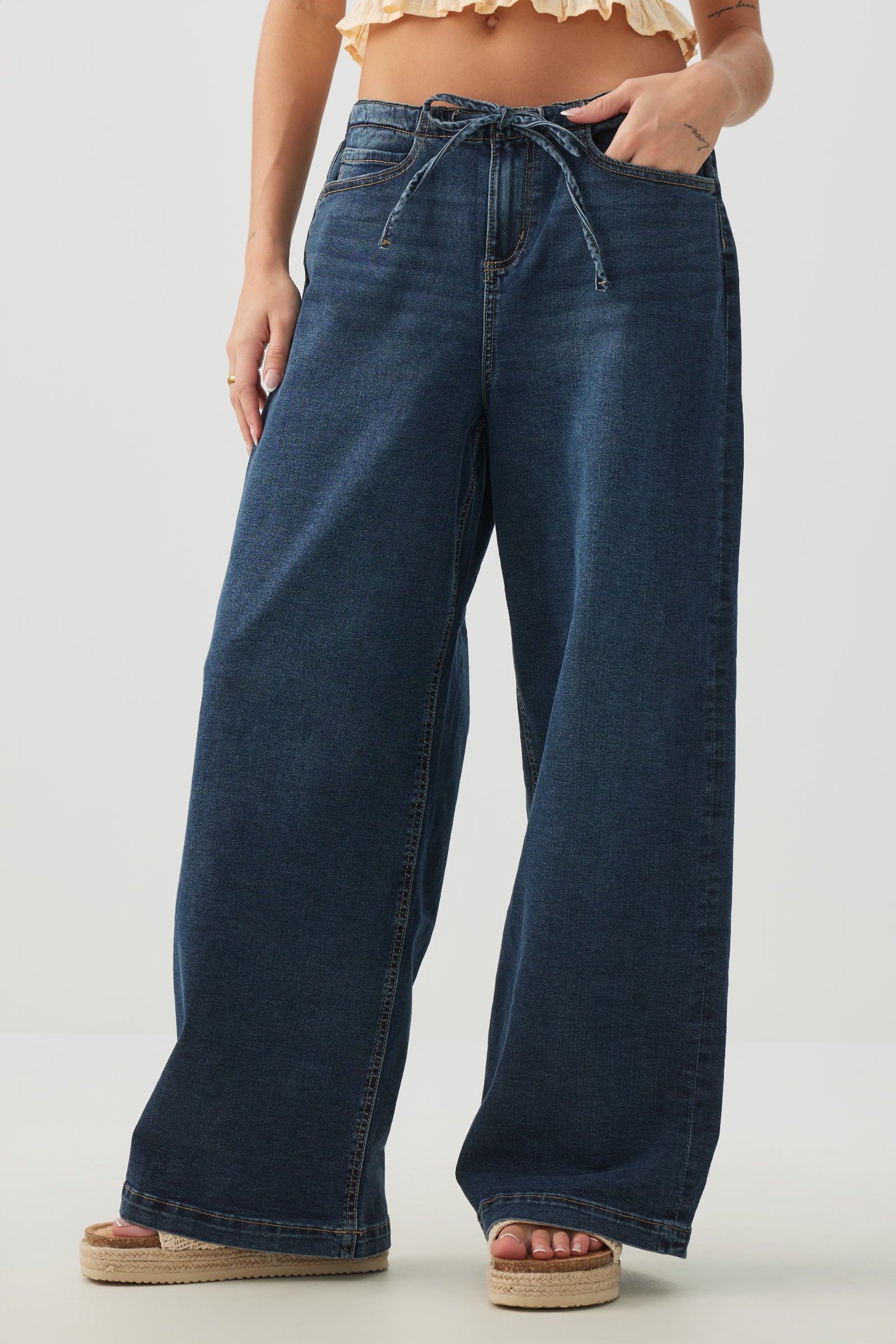 Low Rise Drawstring Wide Leg Jeans - Image 3