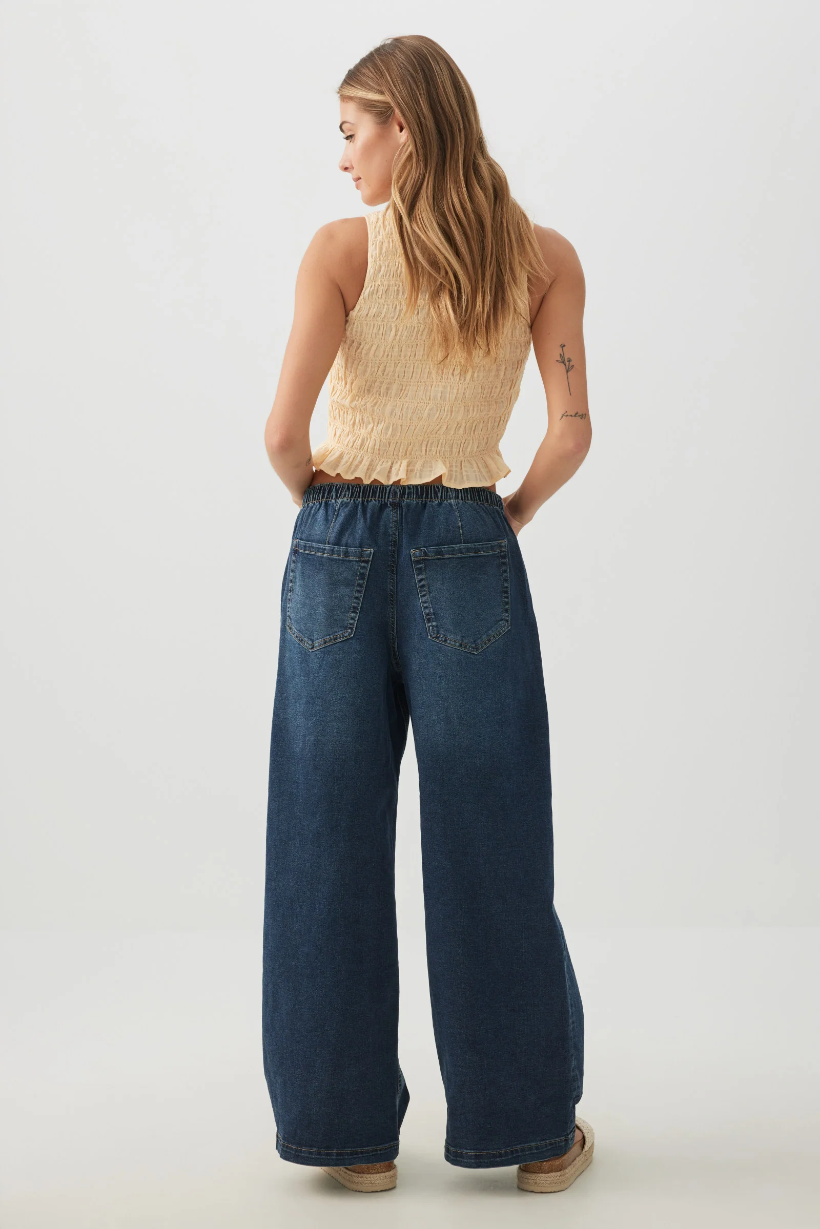 Low Rise Drawstring Wide Leg Jeans - Image 5