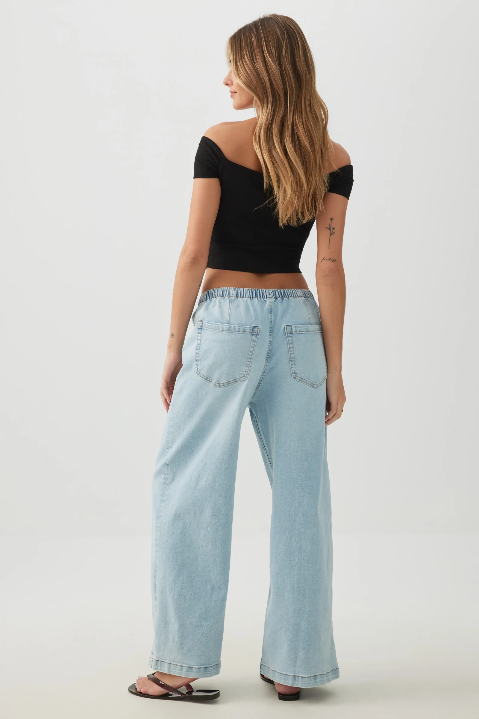 Low Rise Drawstring Wide Leg Jeans - Image 4
