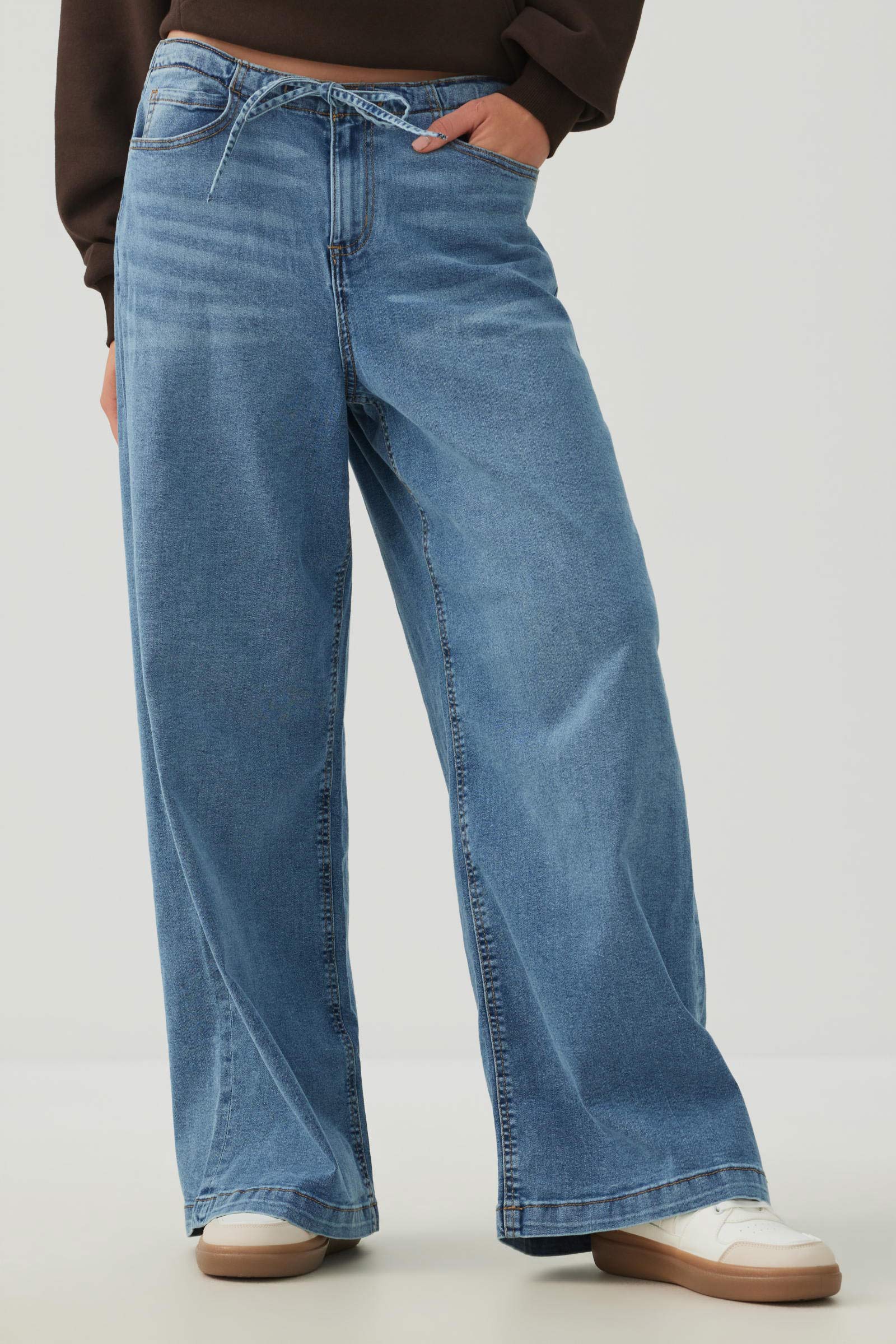 Low Rise Drawstring Wide Leg Jeans - Image 2
