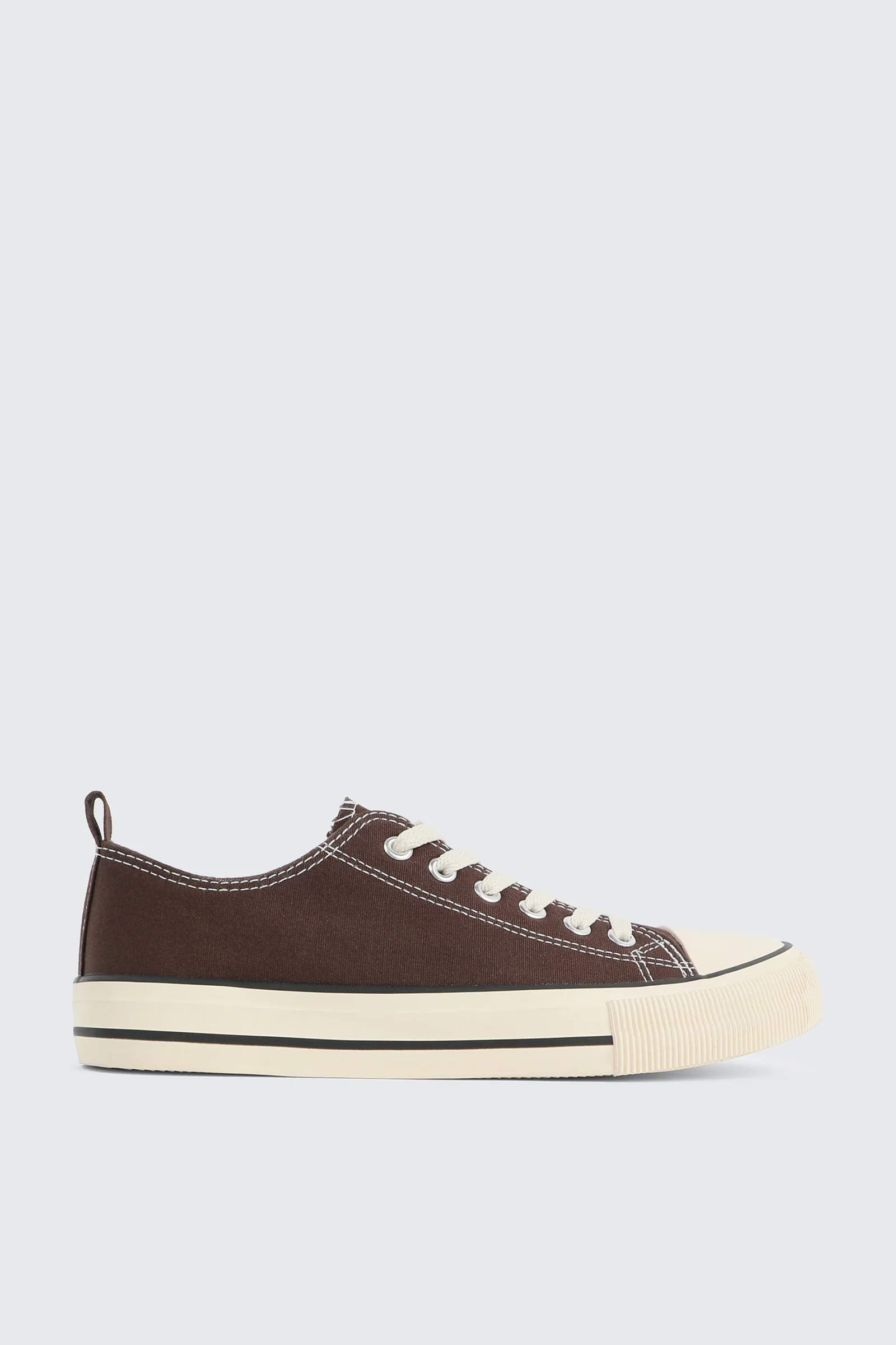Low Top Sneakers with Toe Cap