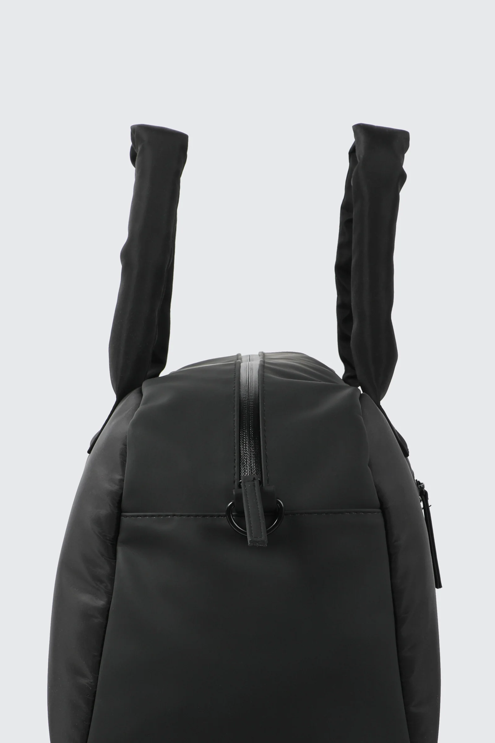 Medium Gym Bag with Detachable Shoulder Strap - Image 3