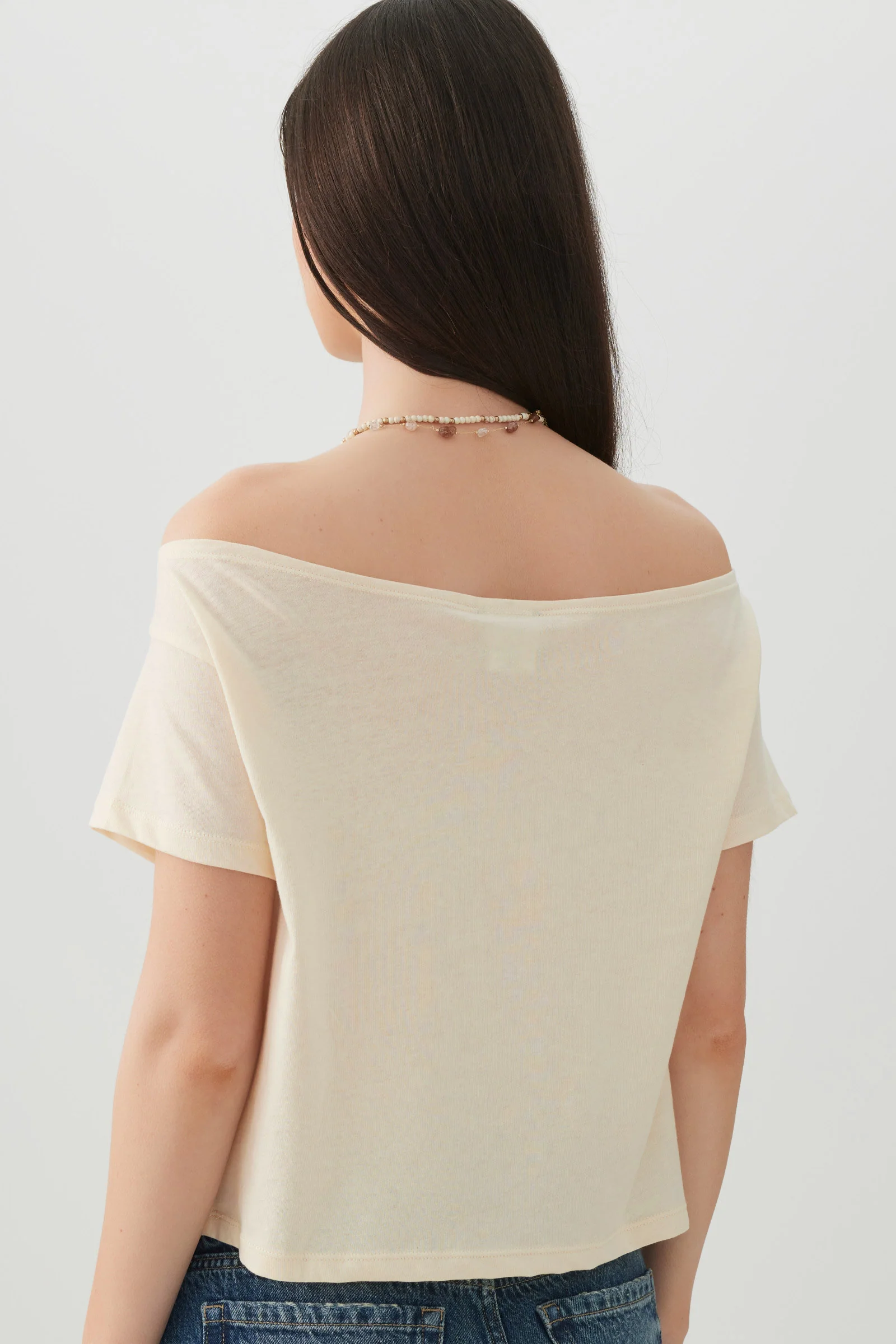 Off Shoulder Crop Graphic T-shirt - Image 4