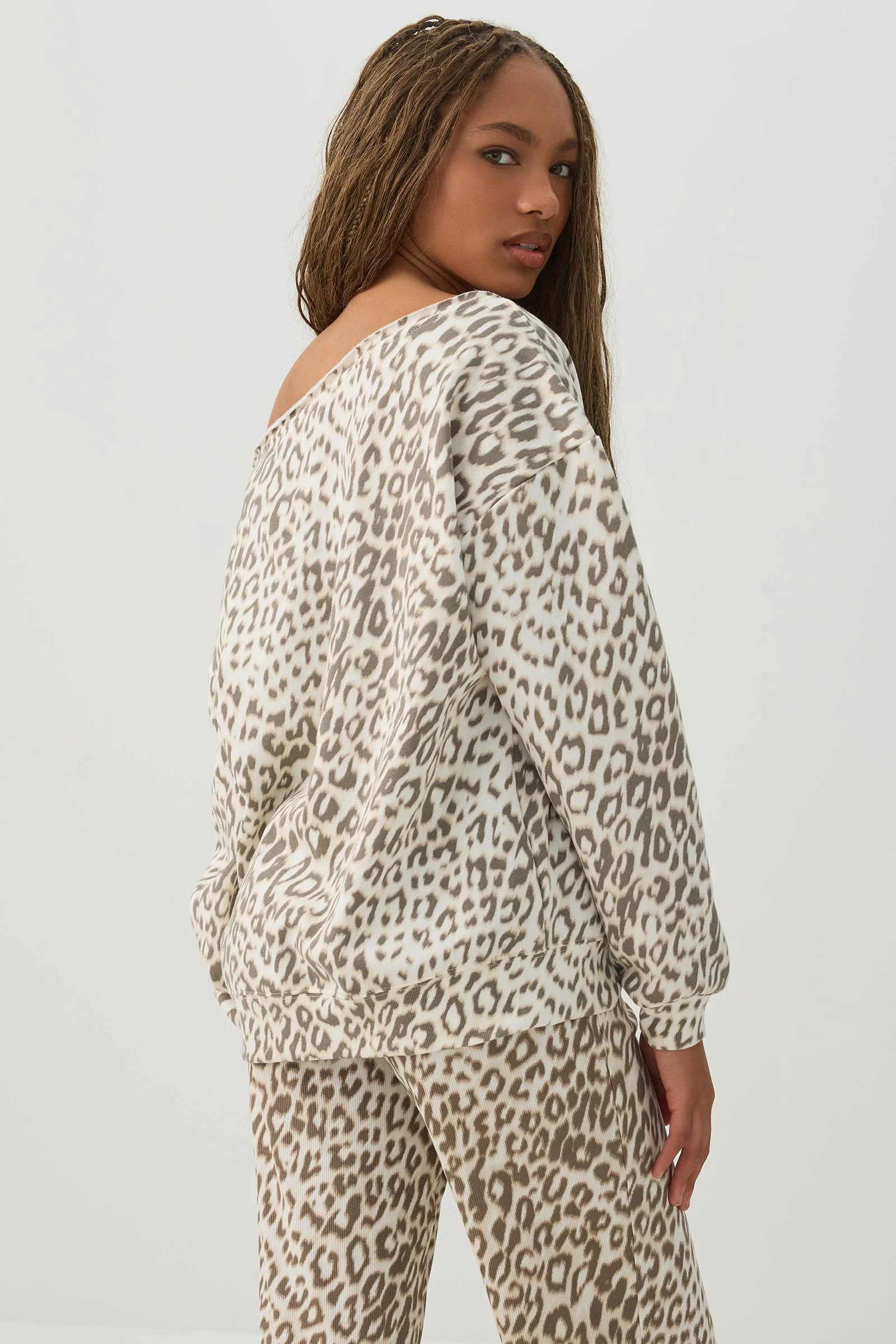 Off Shoulder Fleece Top - Image 4