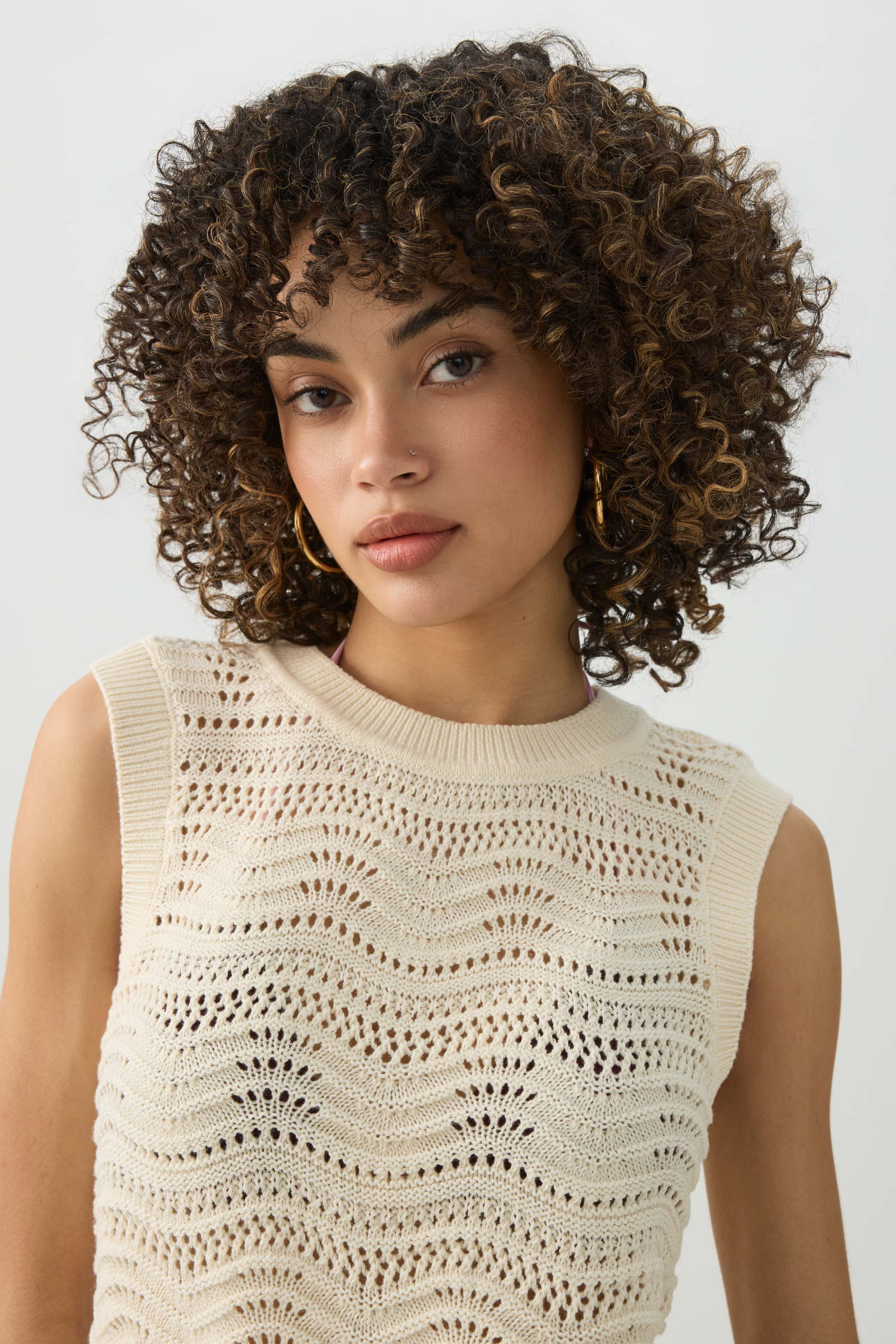 Open Stitch Cropped Sweater Vest - Image 2