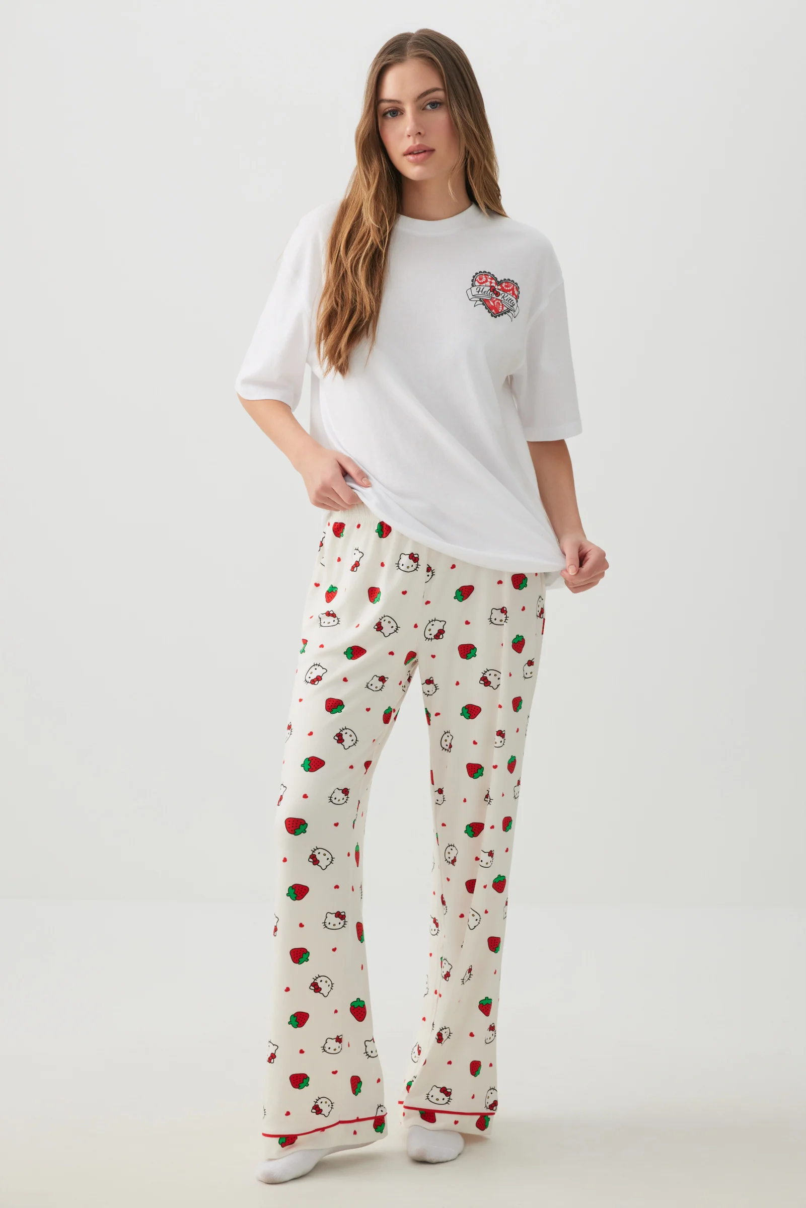 Oversized Hello Kitty T-Shirt - Image 3