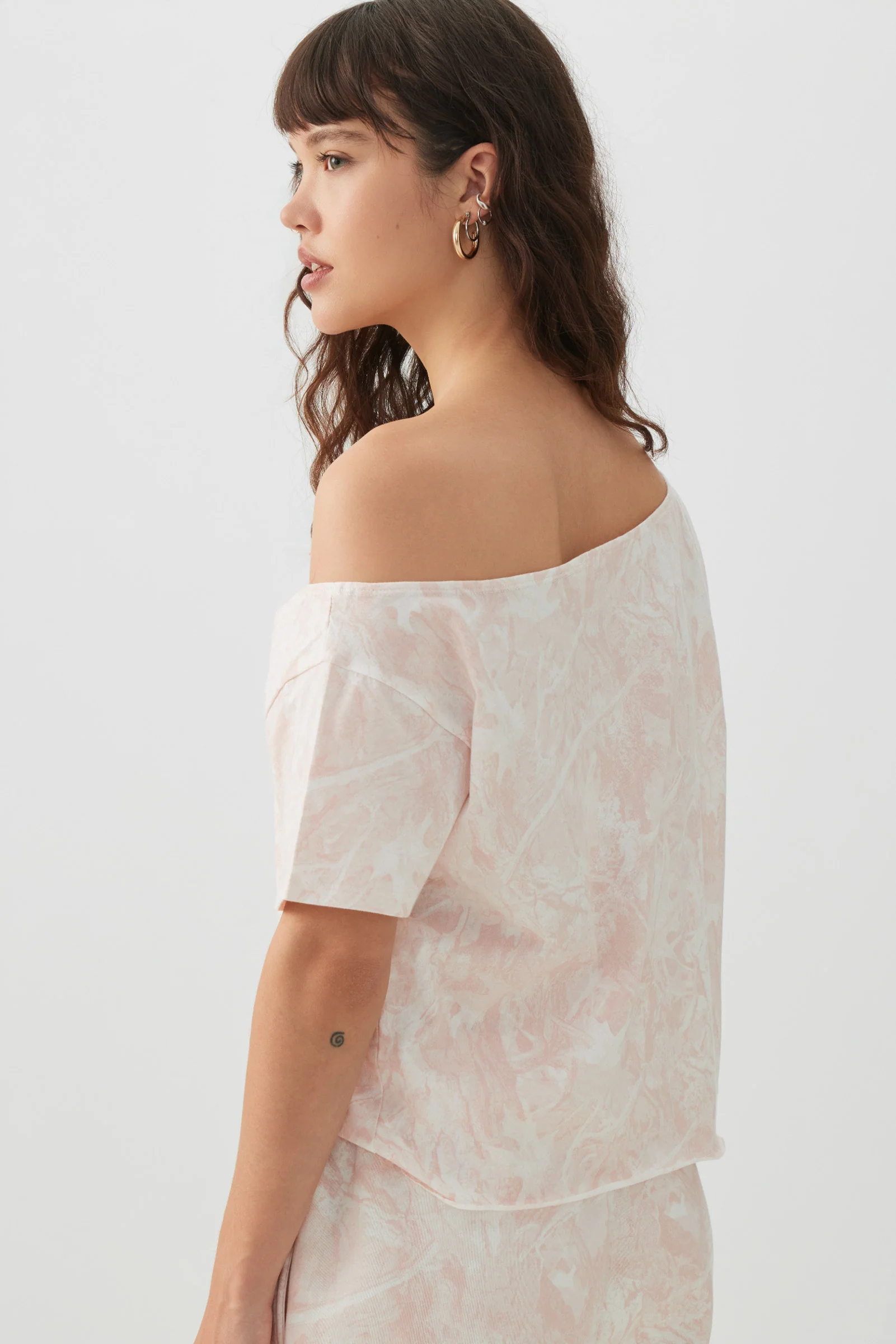 Pink Camouflage Off Shoulder T-Shirt - Image 4