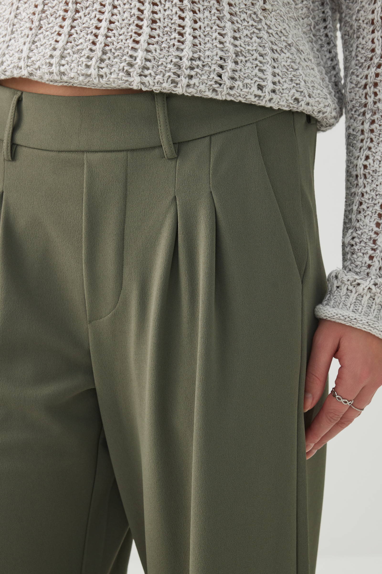 Pleated Pull On Wide Leg Trouser - Image 3