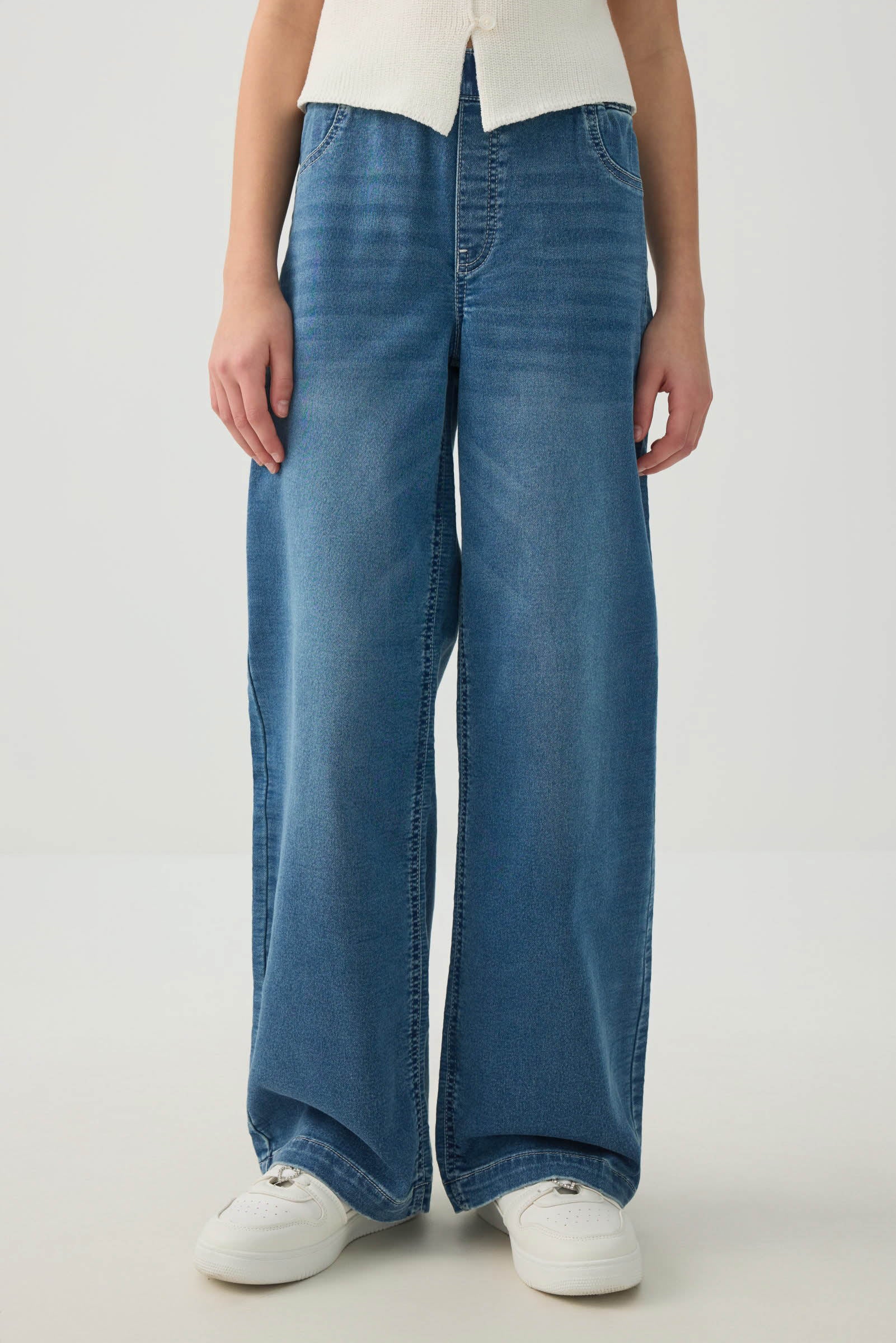 Pull On Wide Leg Jeans - Image 3