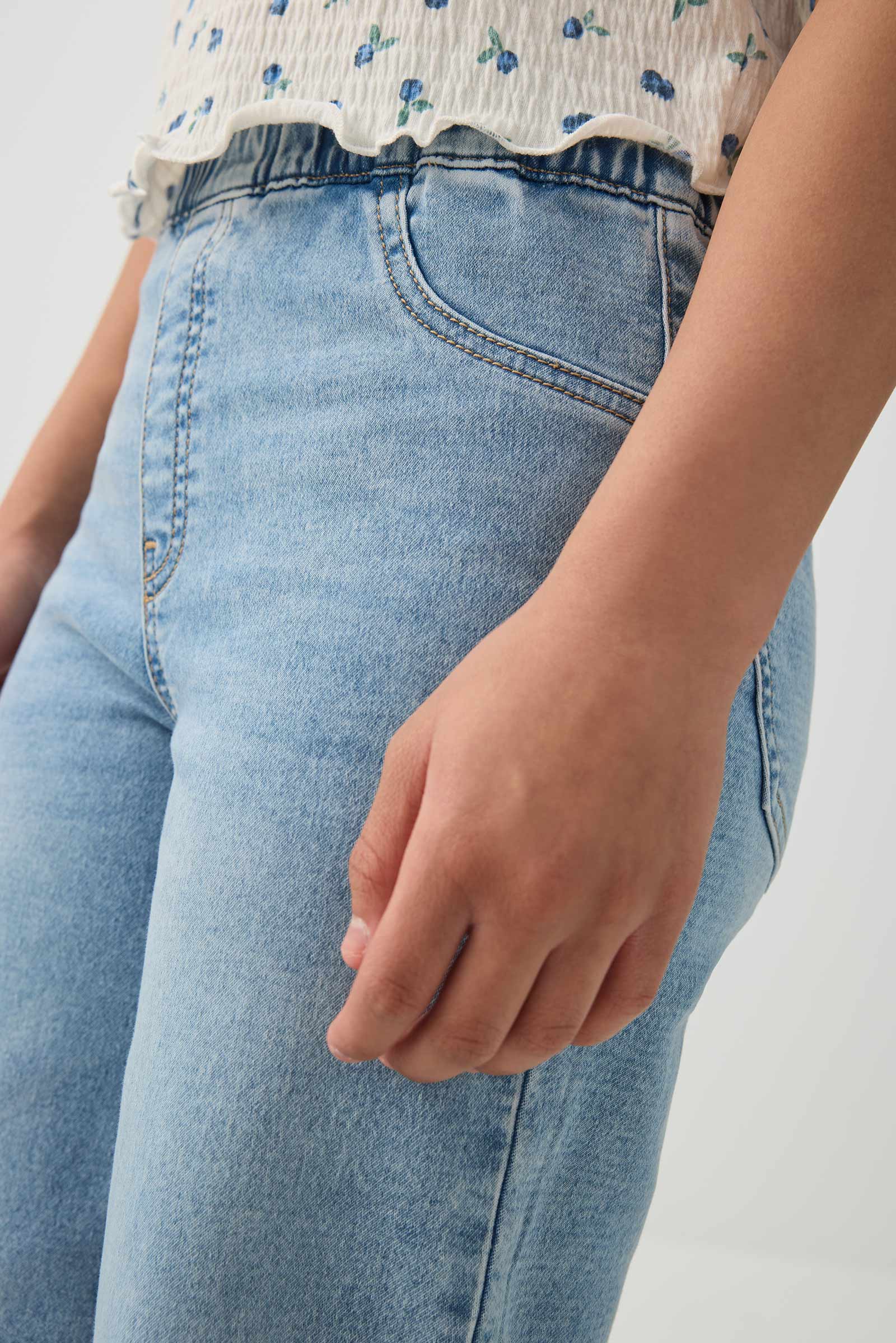 Pull On Wide Leg Jeans - Image 3