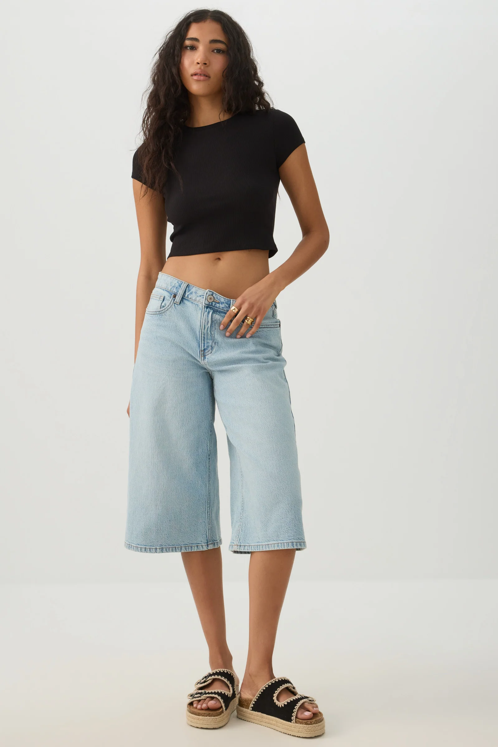 Rib Crew Neck Crop T-Shirt - Image 3