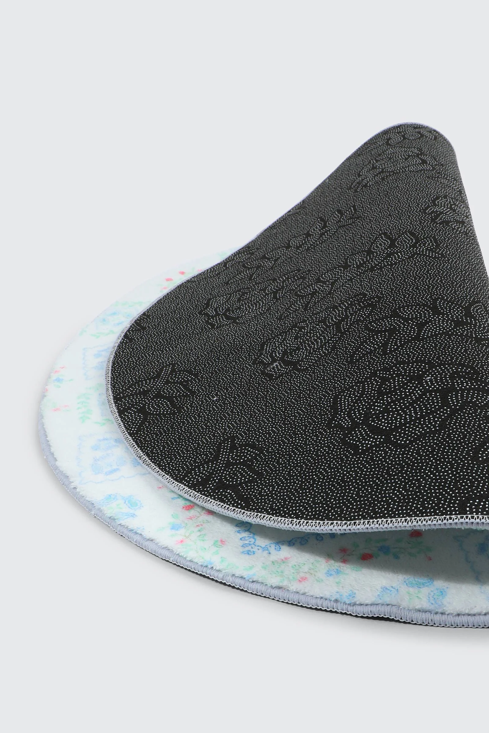 Round Paisley Rug - Image 3