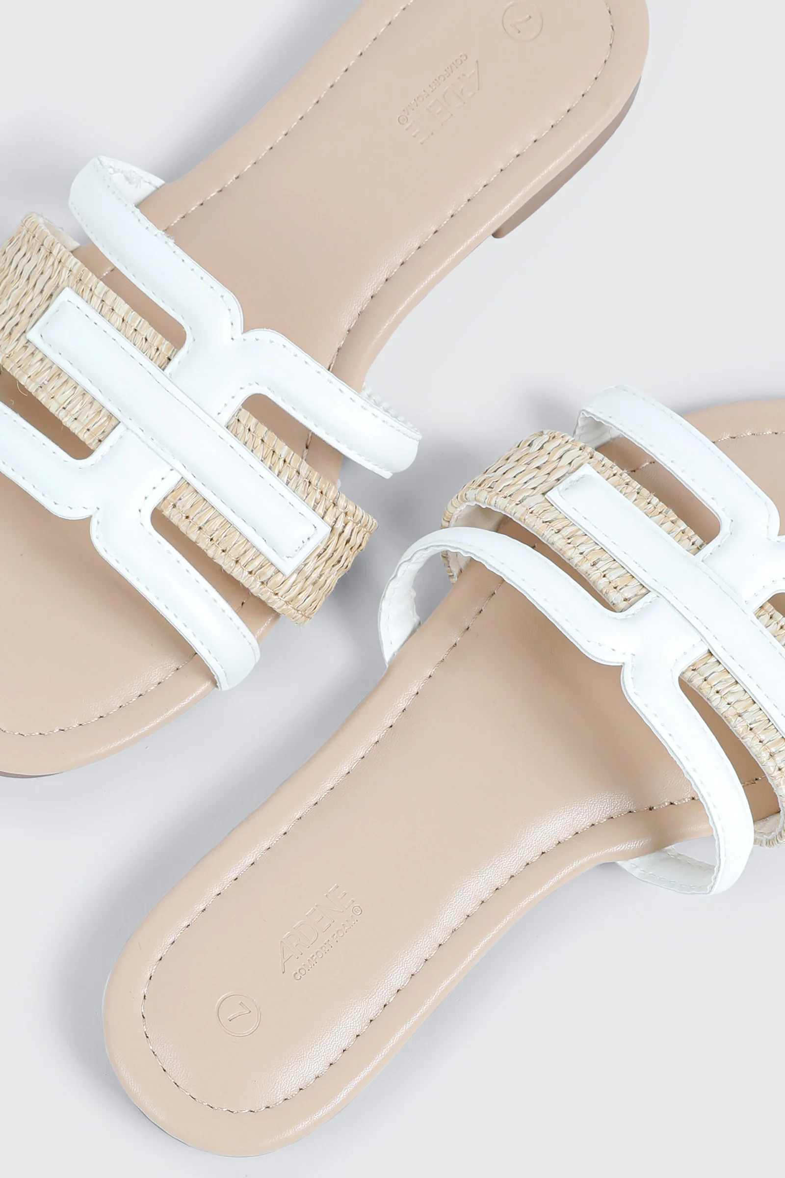 Round Toe Flat Sandals - Image 3