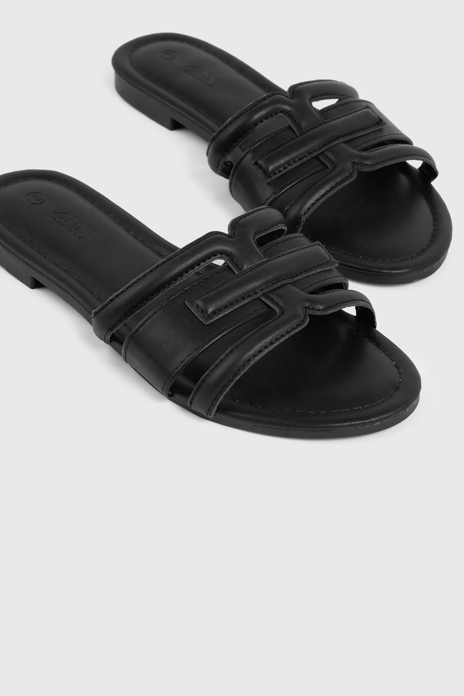 Round Toe Flat Sandals - Image 2