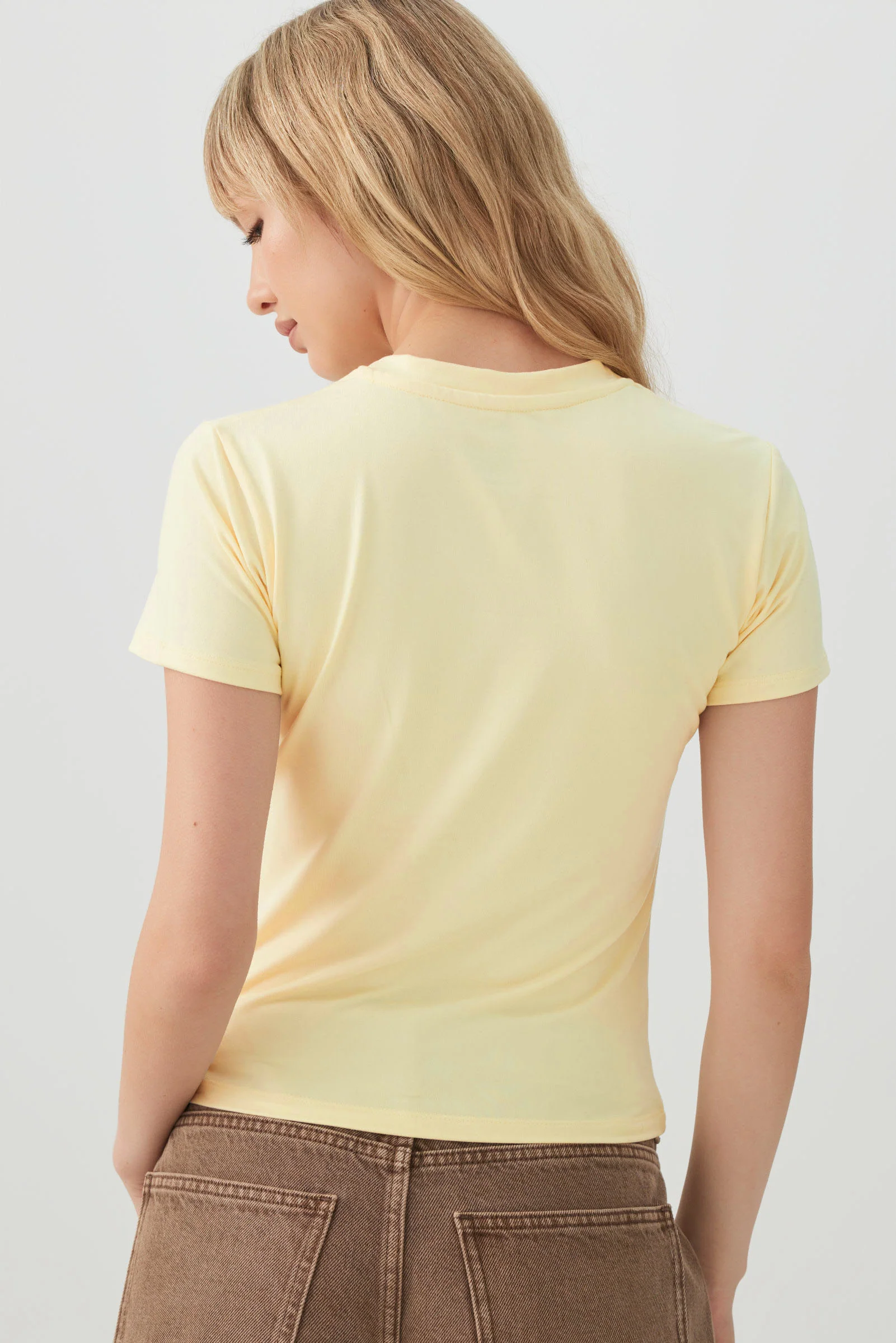 Super Soft Fitted Short Sleeve T-Shirt - Image 4