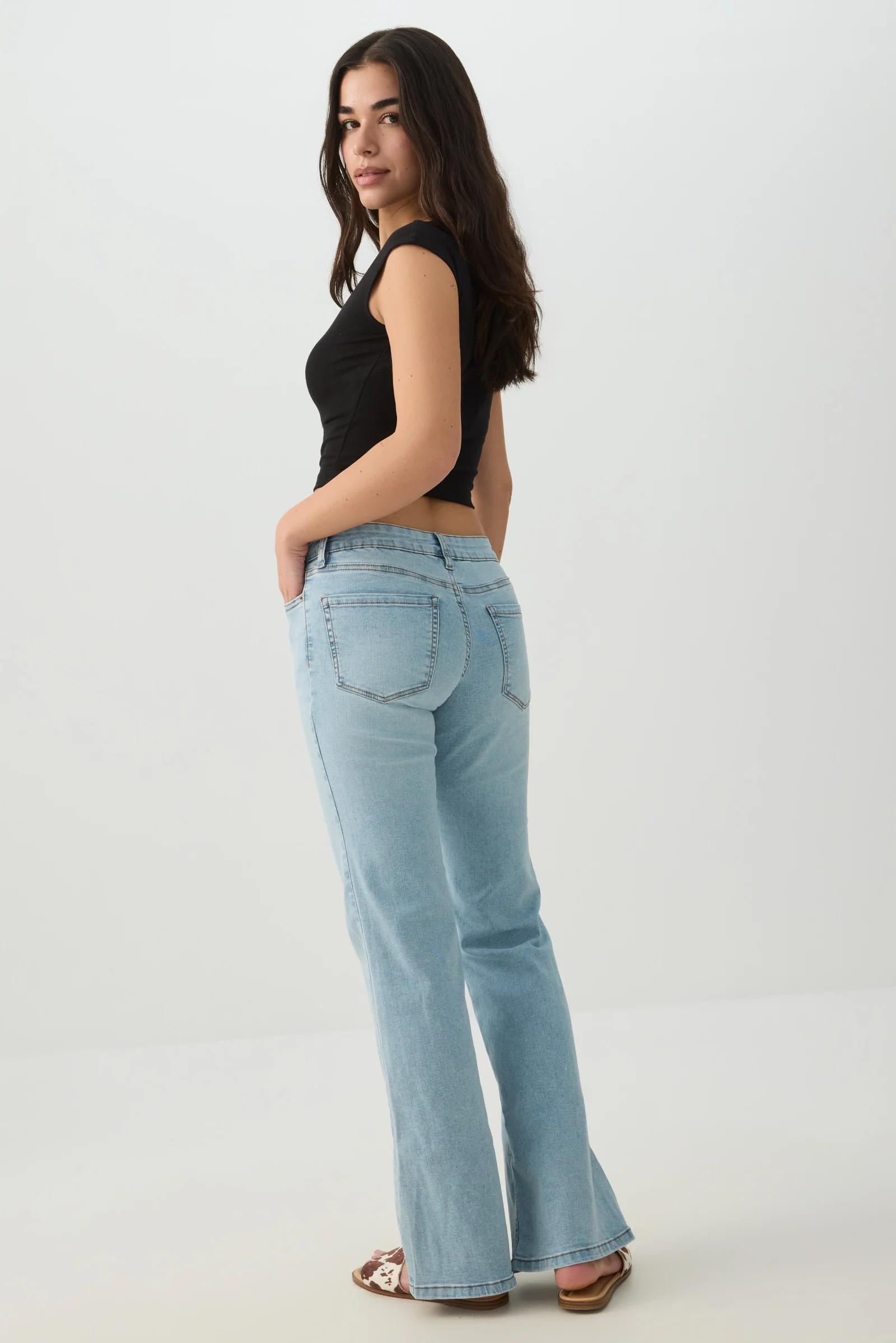 The Idol Fit Low Rise Flare Jean - Image 4