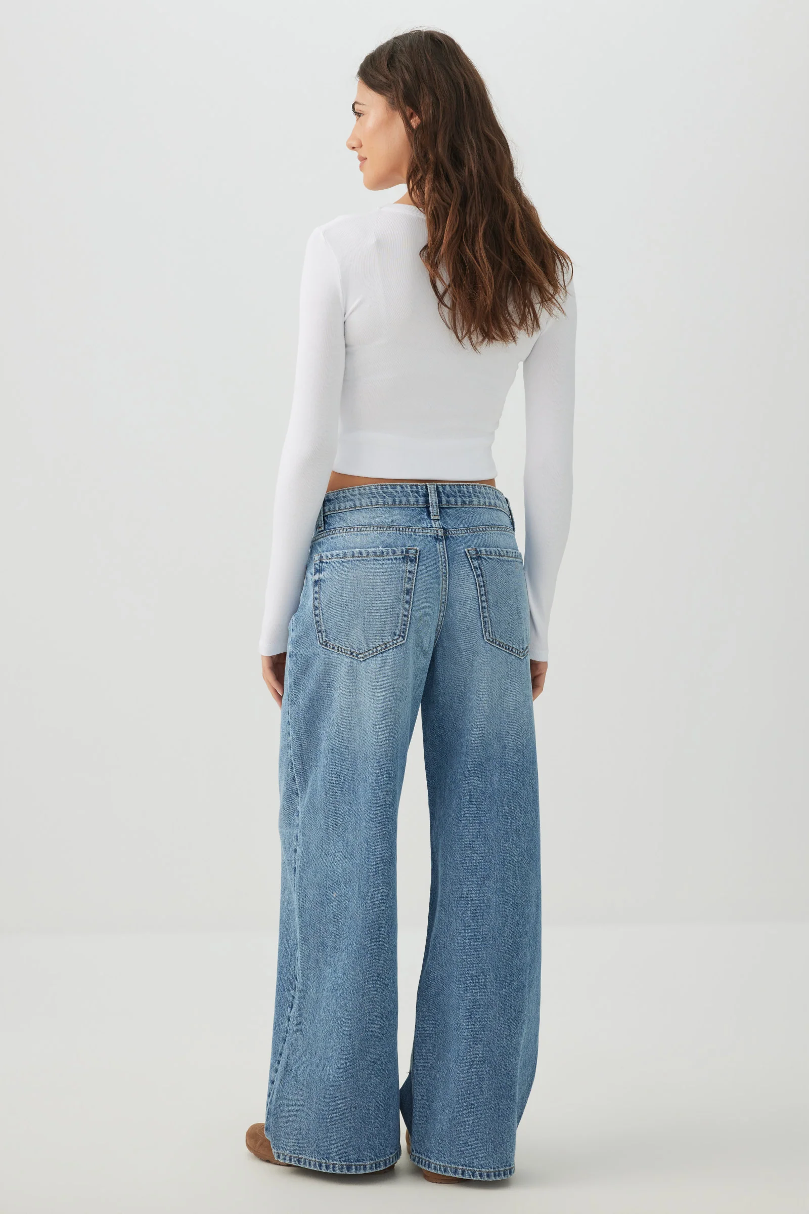 The Off-Duty Low Rise Wide Leg Jean - Image 5