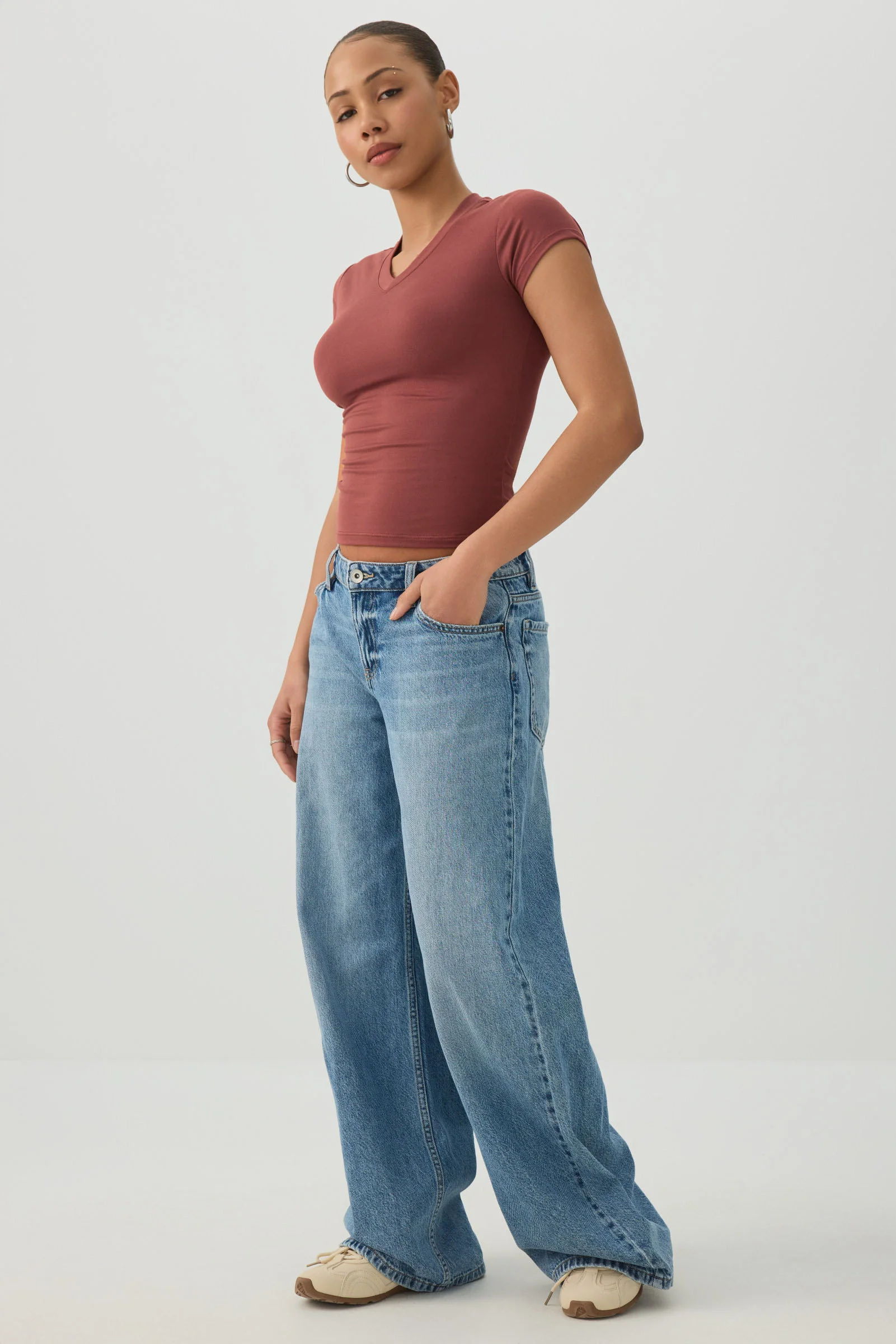 V-Neck Cropped T-Shirt - Image 3