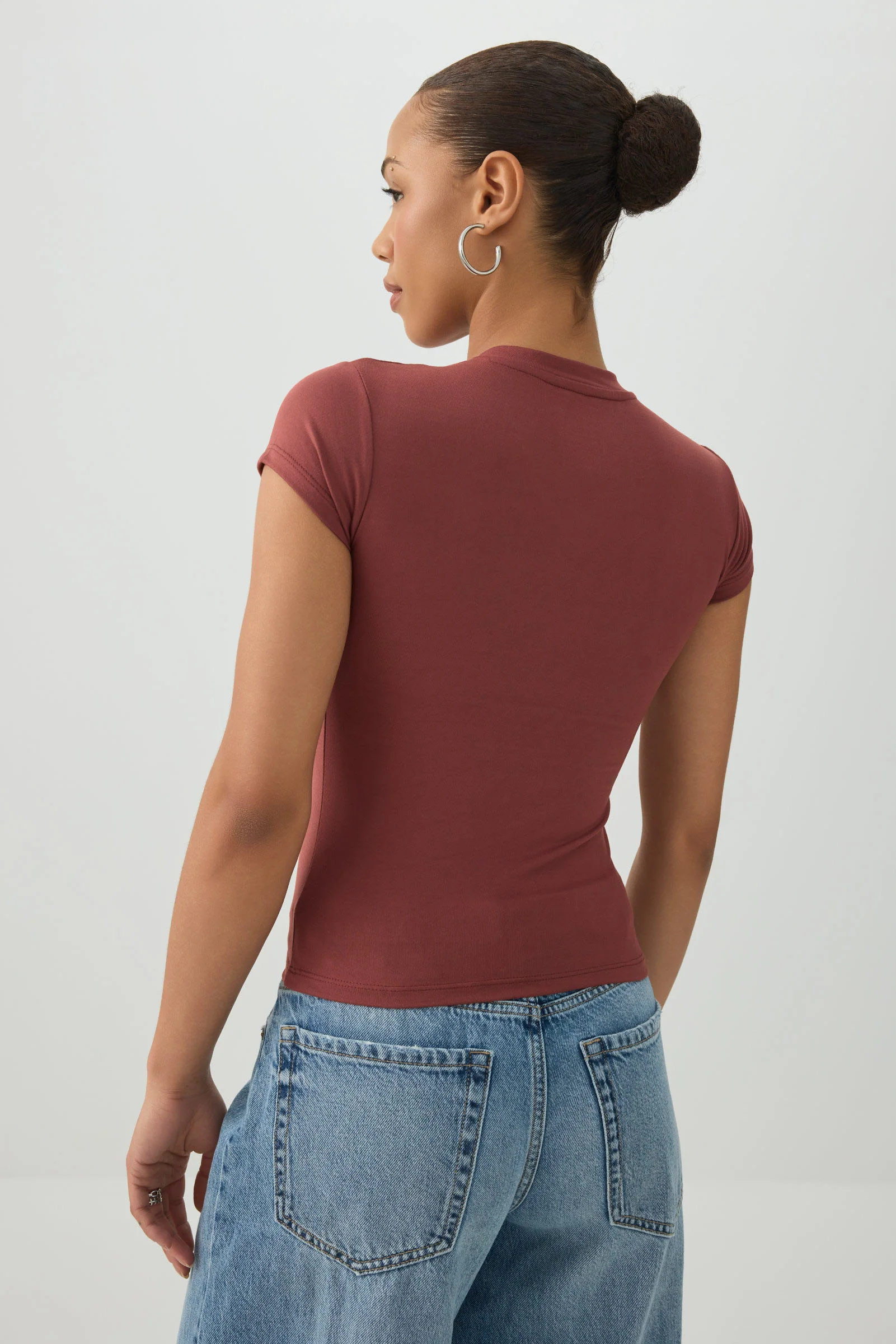 V-Neck Cropped T-Shirt - Image 4