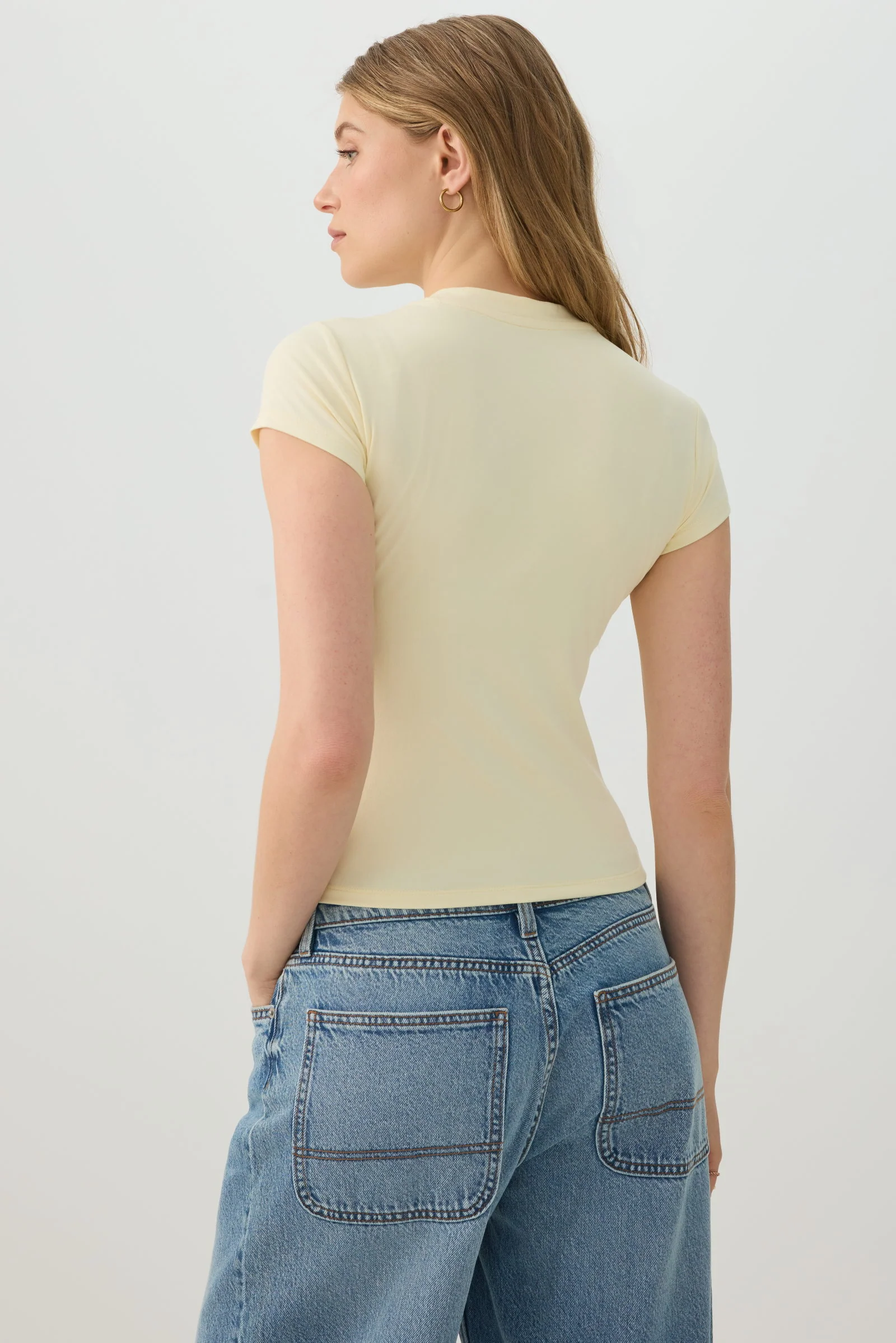 V-Neck Cropped T-Shirt - Image 4