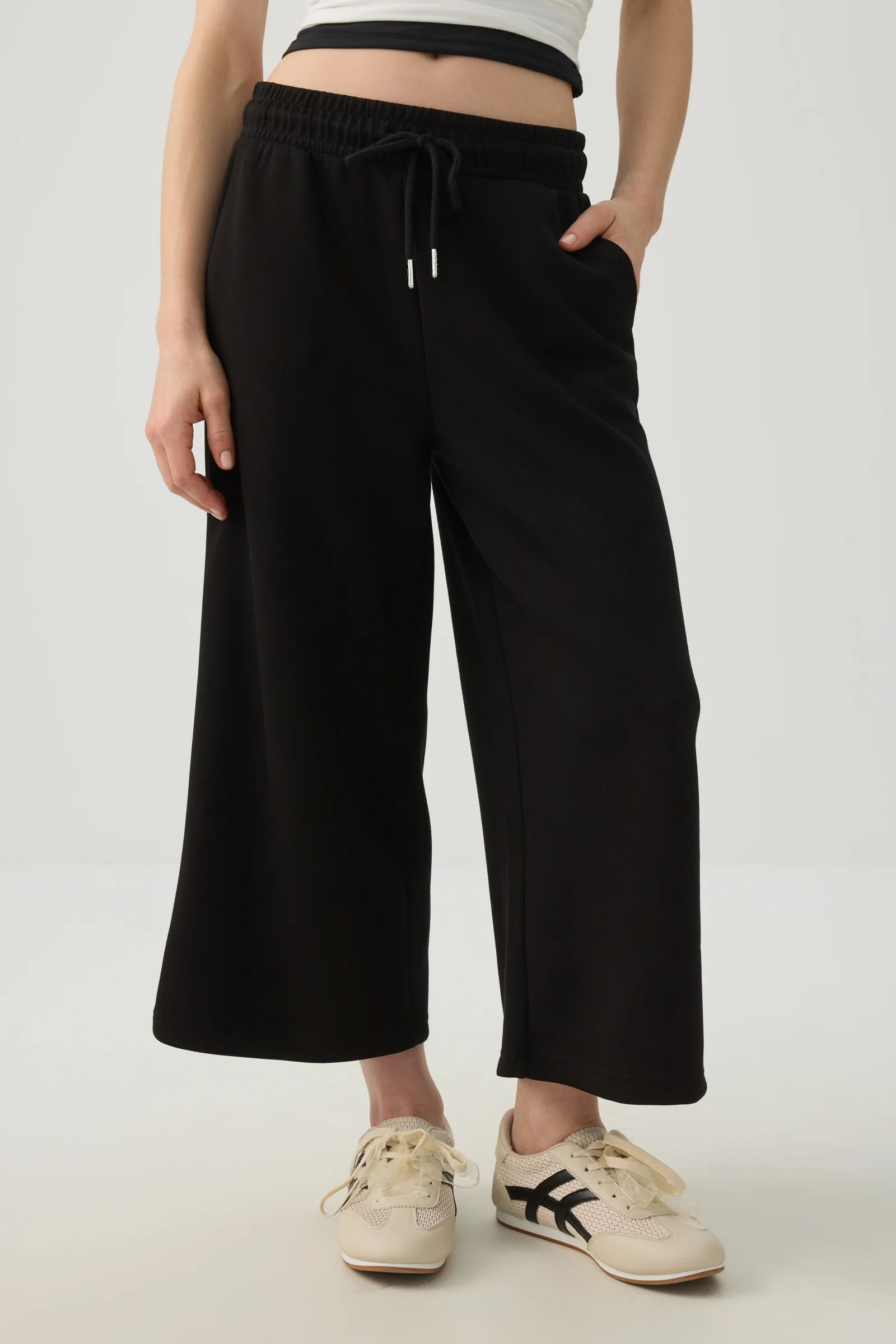 Wide Leg Pull On Capris - Image 2
