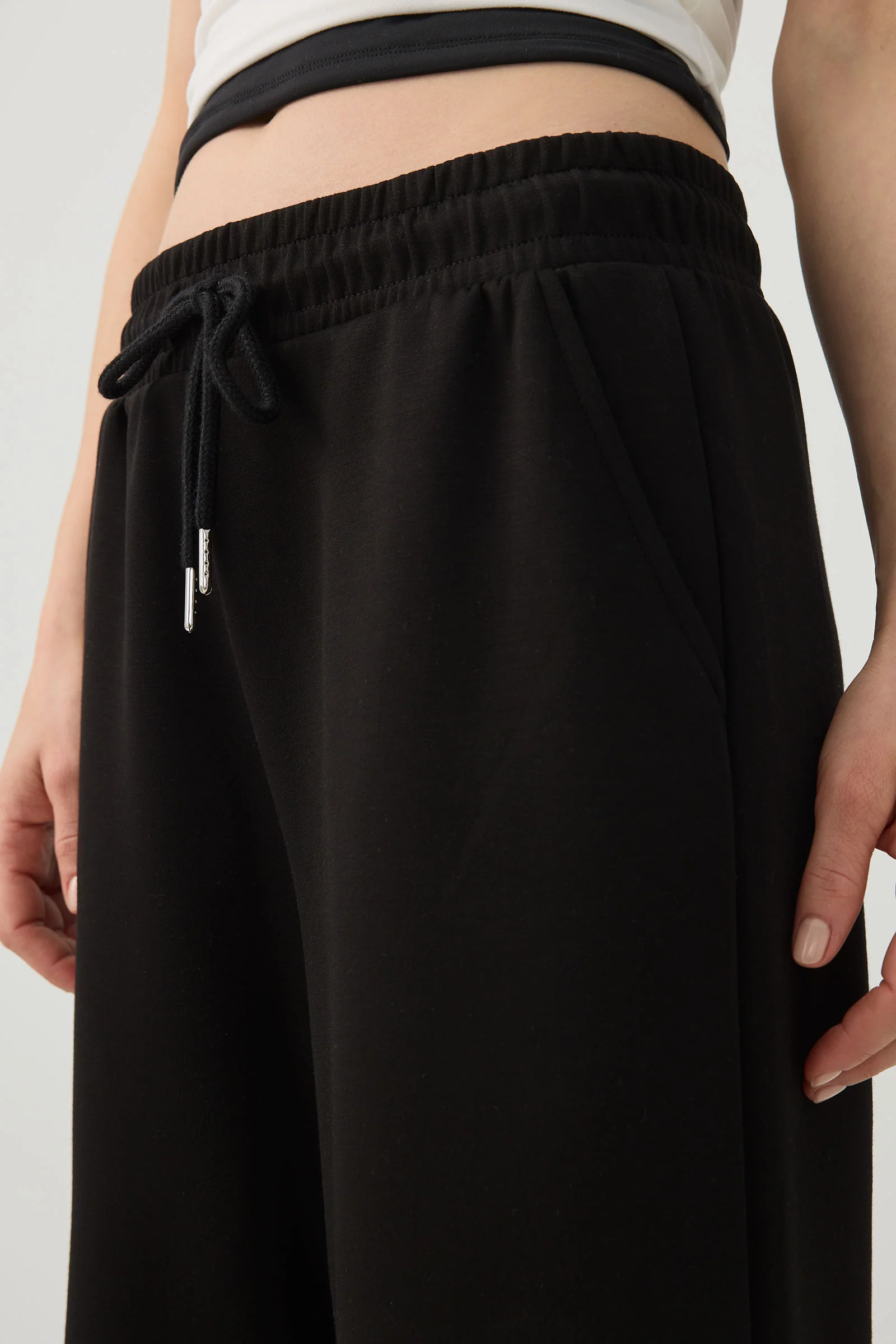 Wide Leg Pull On Capris - Image 3