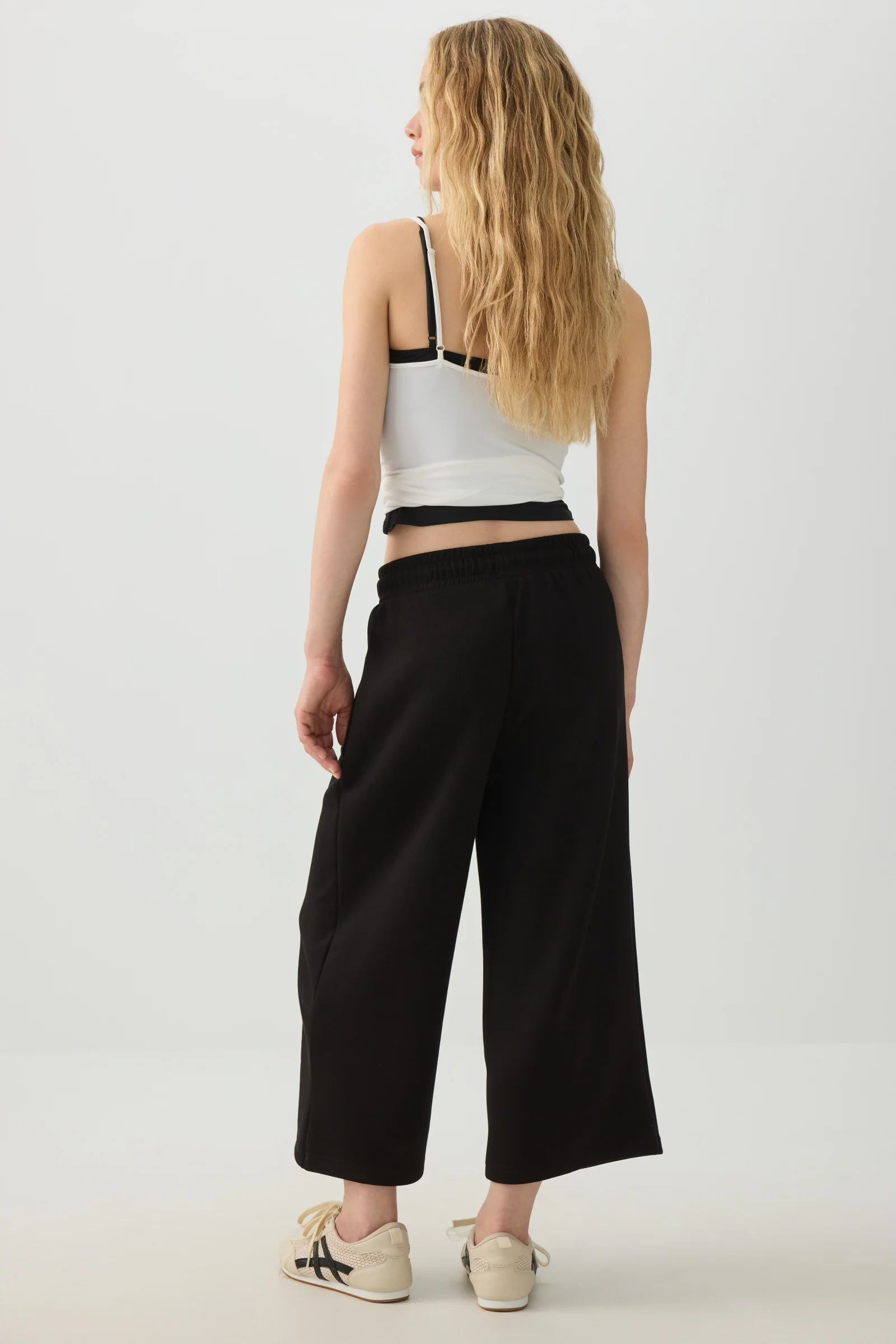 Wide Leg Pull On Capris - Image 4